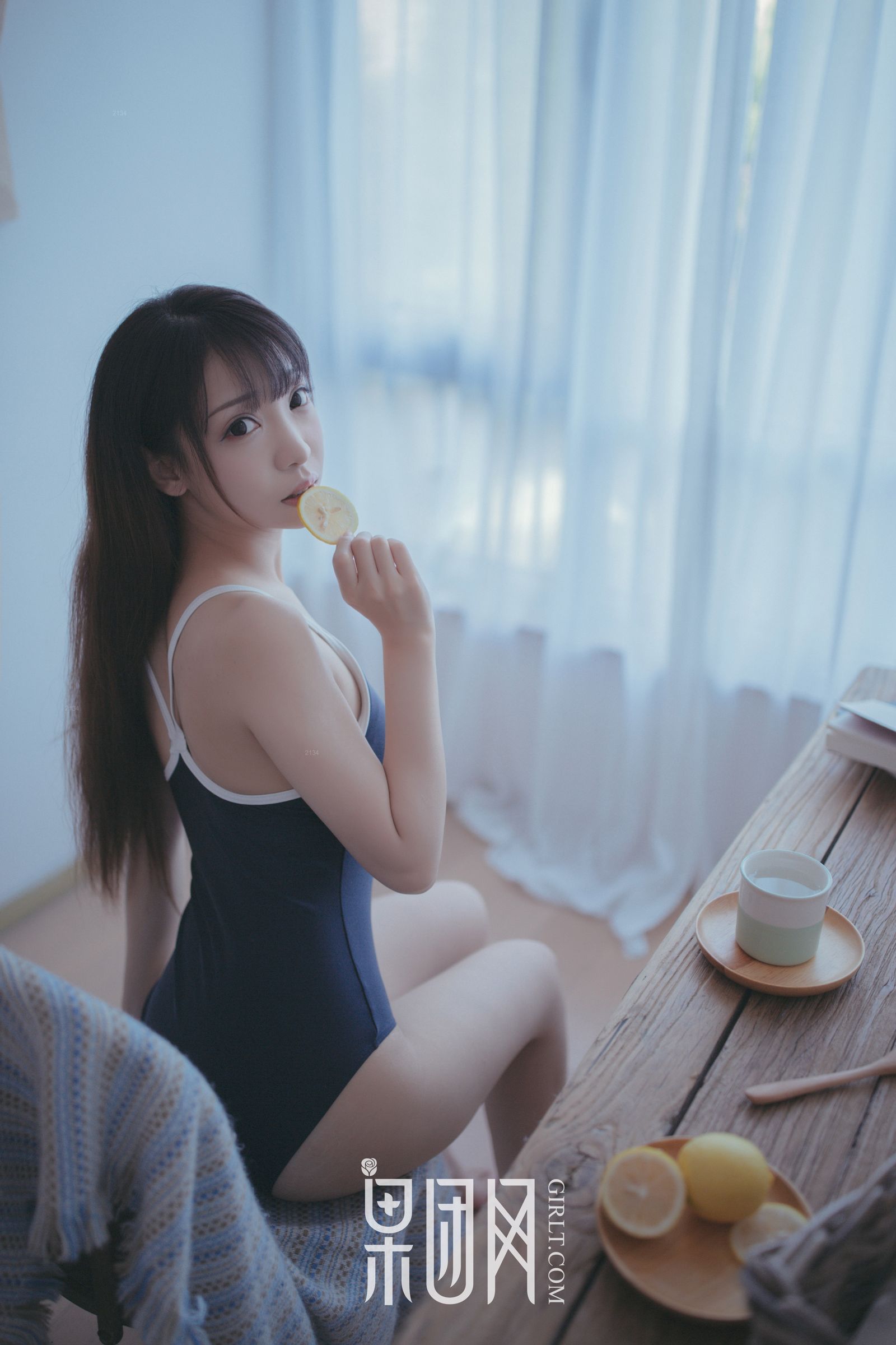 邻家小妹水花花陪你吃早餐!