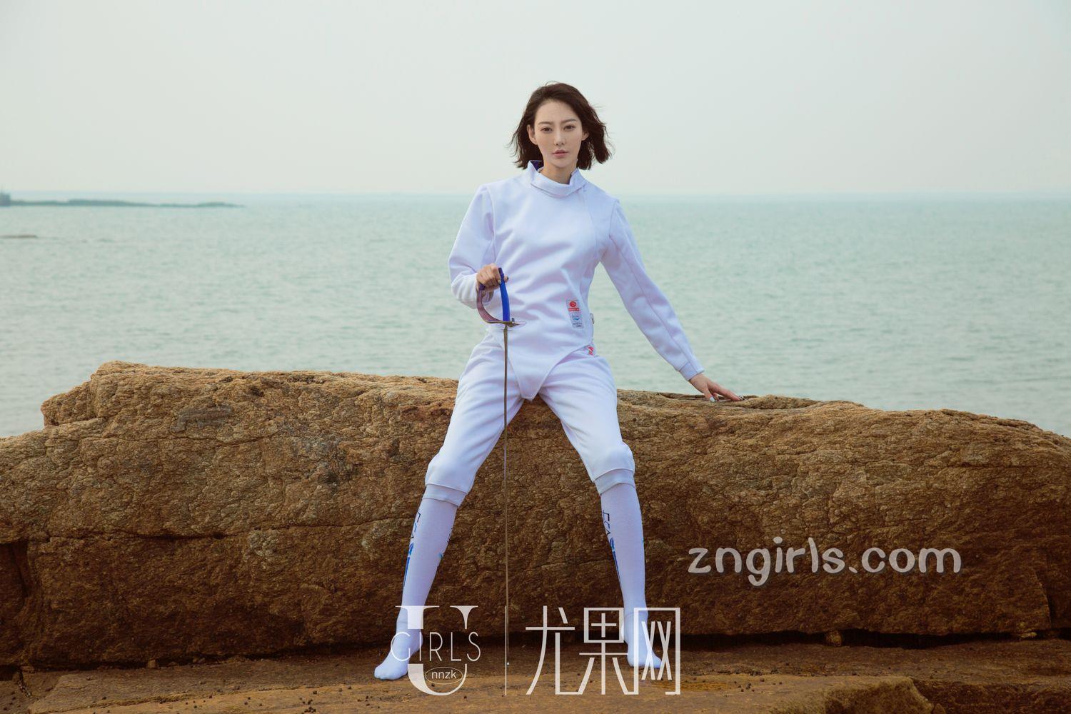 银剑女郎付艺轩 海边沙滩秀美腿