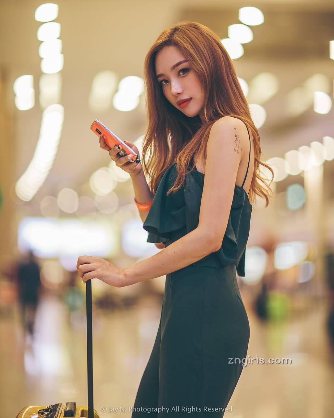 南韩网拍尤物Ssovely 媚眼如丝凹凸有致