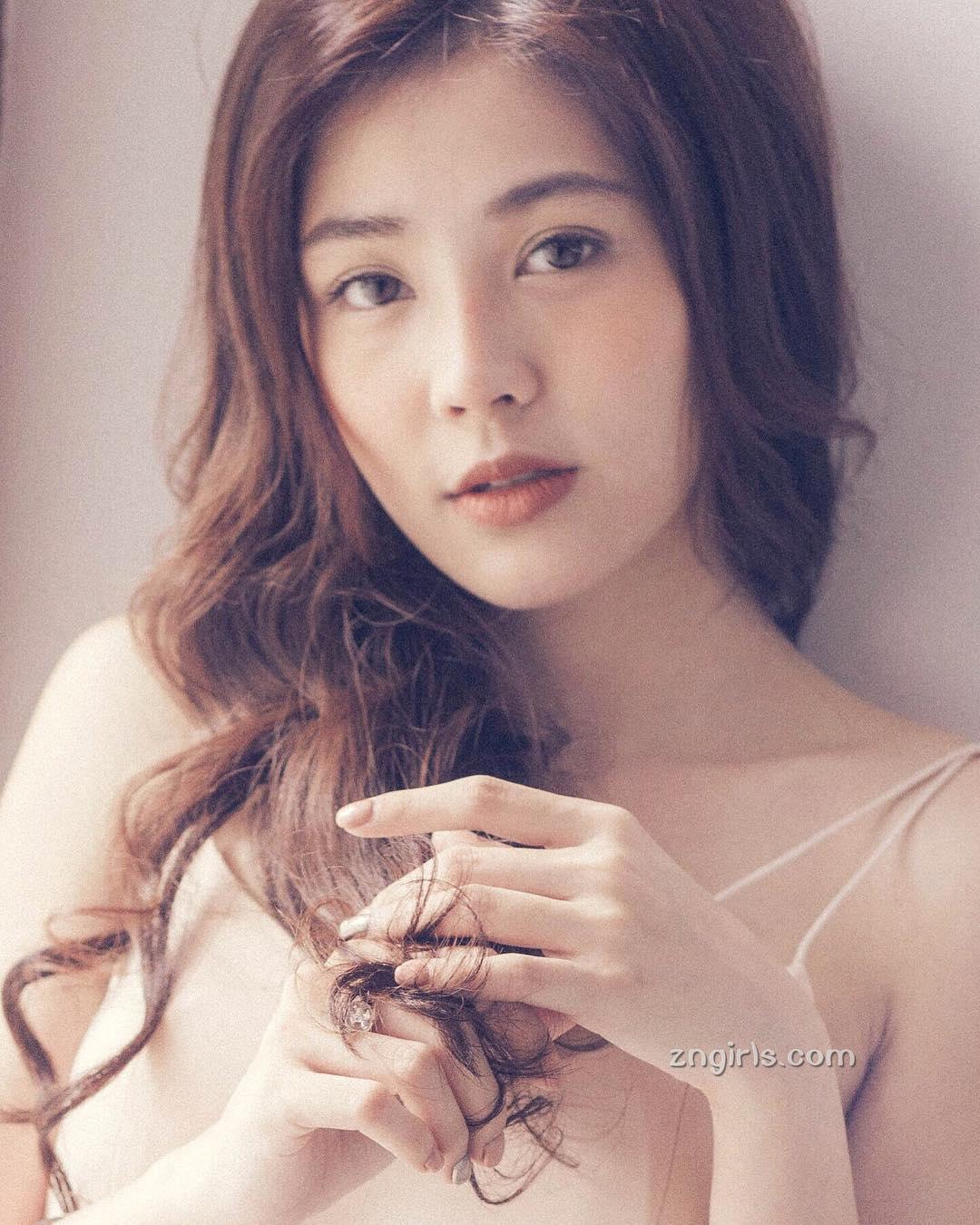 泰国女神Tadshanok Chulanond家居唯美系写真