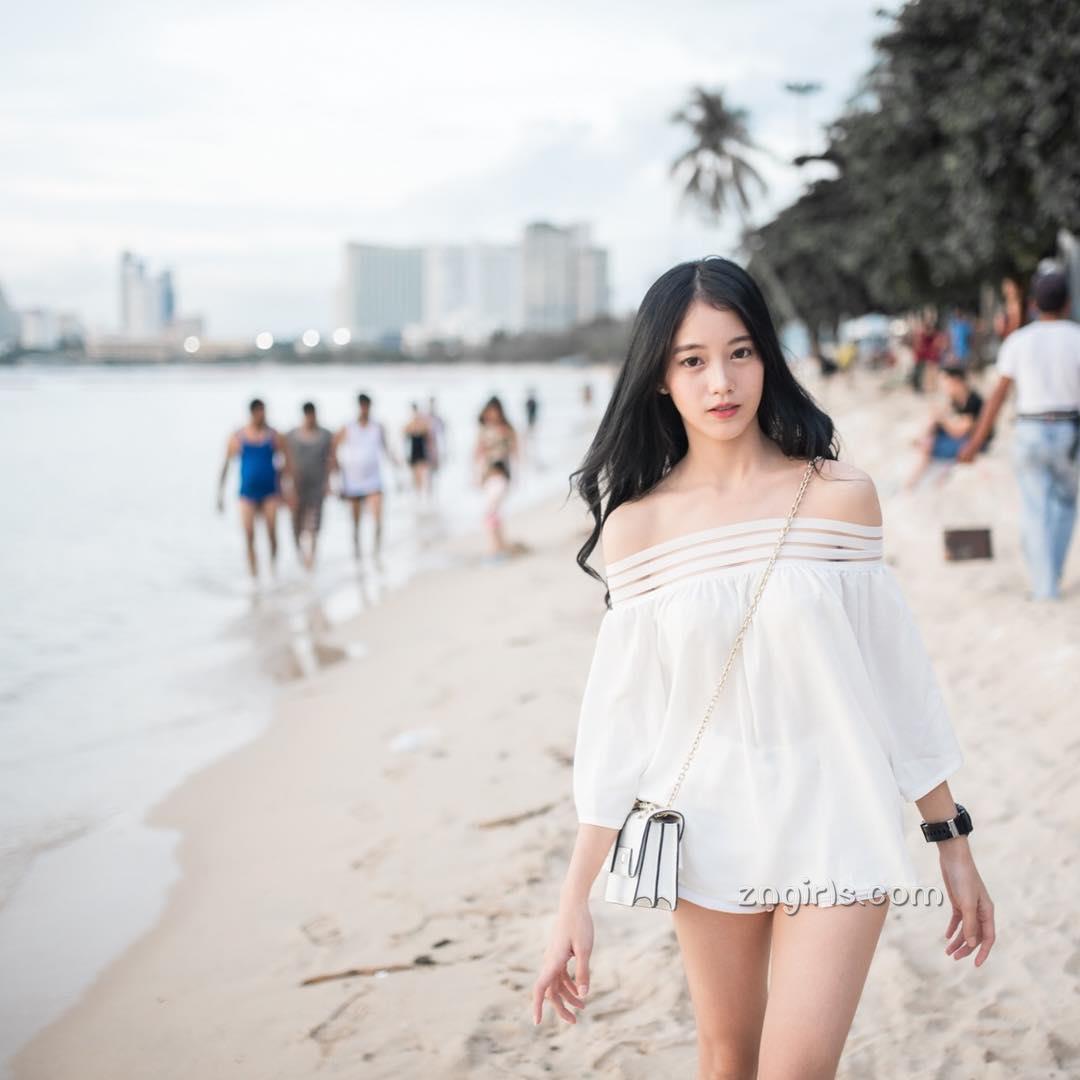 清纯美女Pimploy Chitranapawong唯美写真