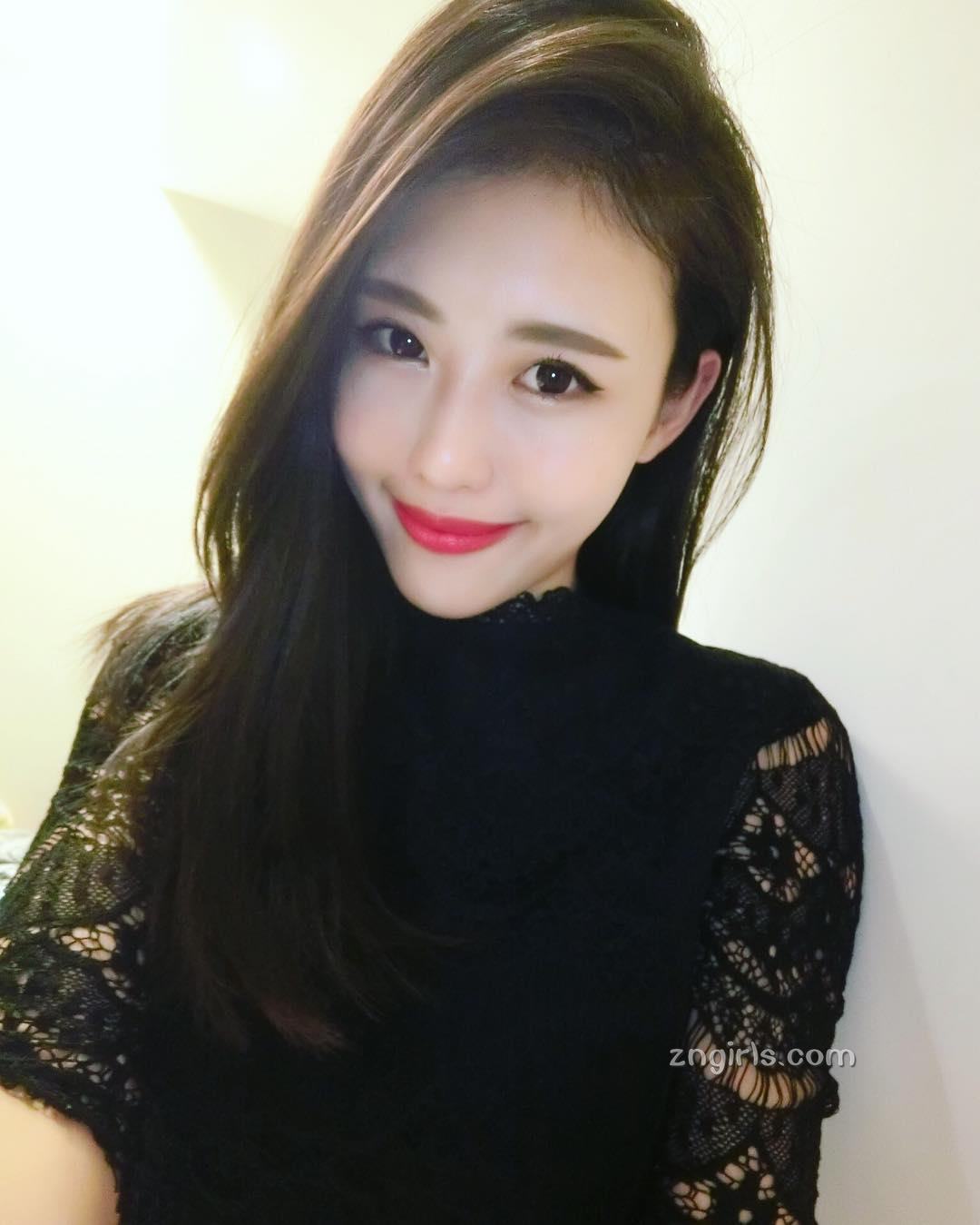 护理系校花Hannah Chin 转型空姐俏丽私房照
