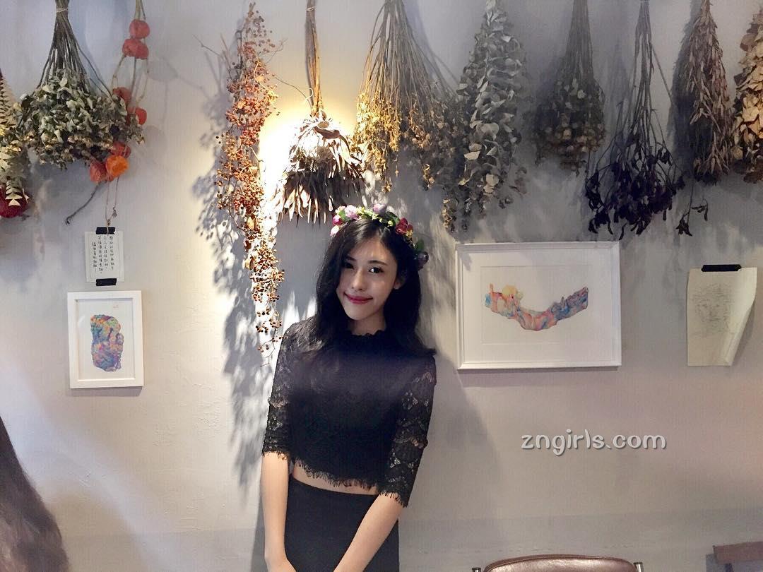 护理系校花Hannah Chin 转型空姐俏丽私房照