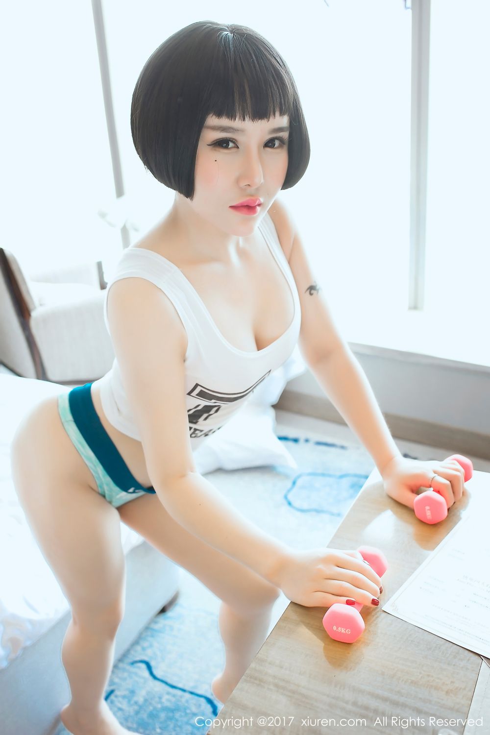双马尾妹子佑熙 健身哑铃死库水