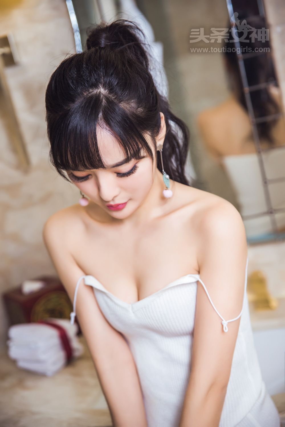 头条美少女周熙妍 少女怀春腿长有料