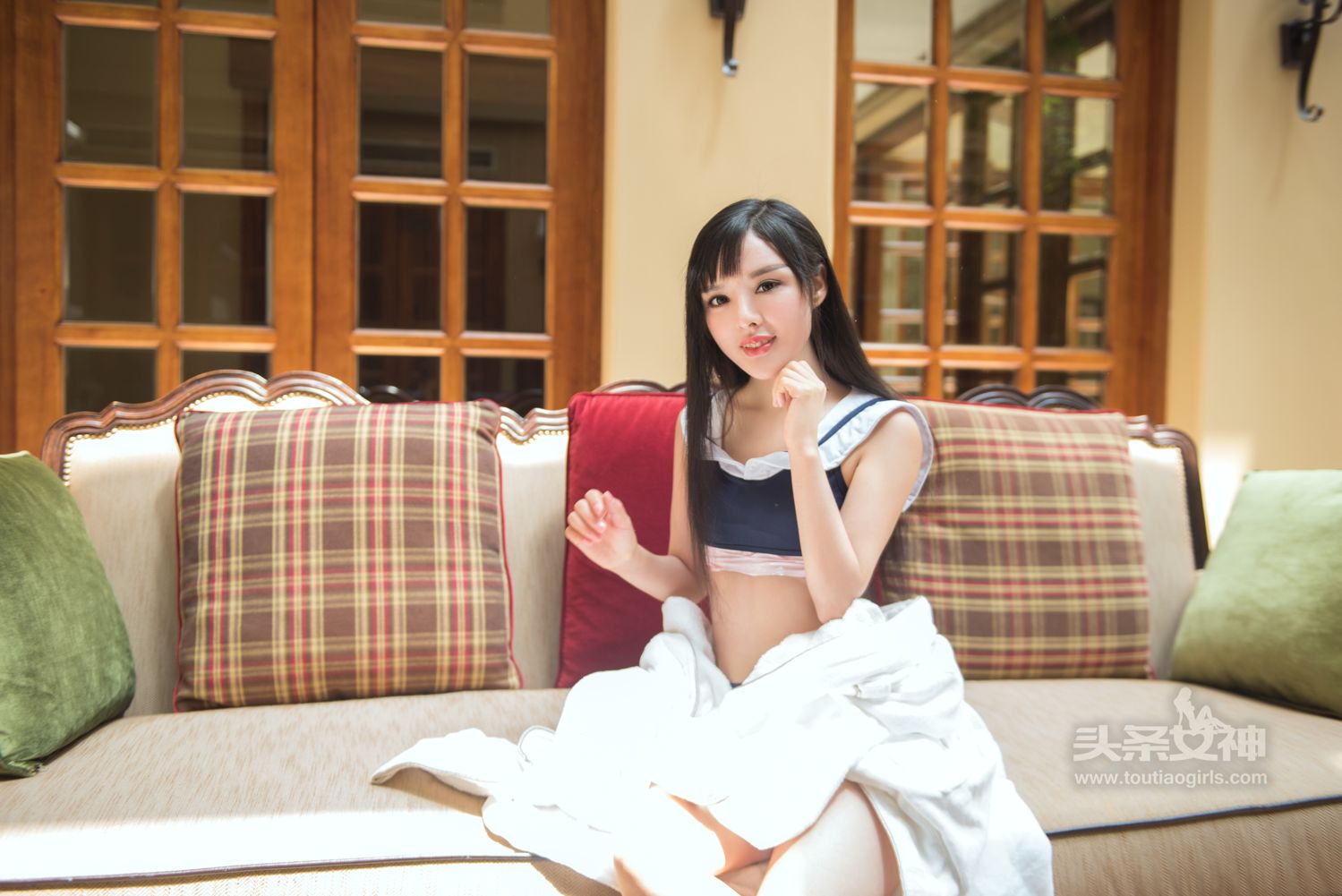 幻想少女周熙妍 酒店大堂清纯绽放