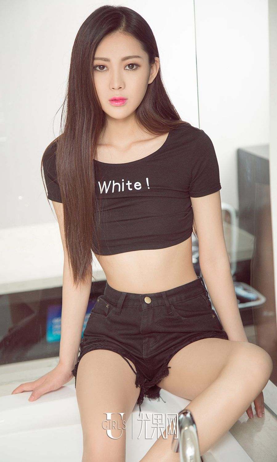 依歌的小情歌 黑色连衣短裙