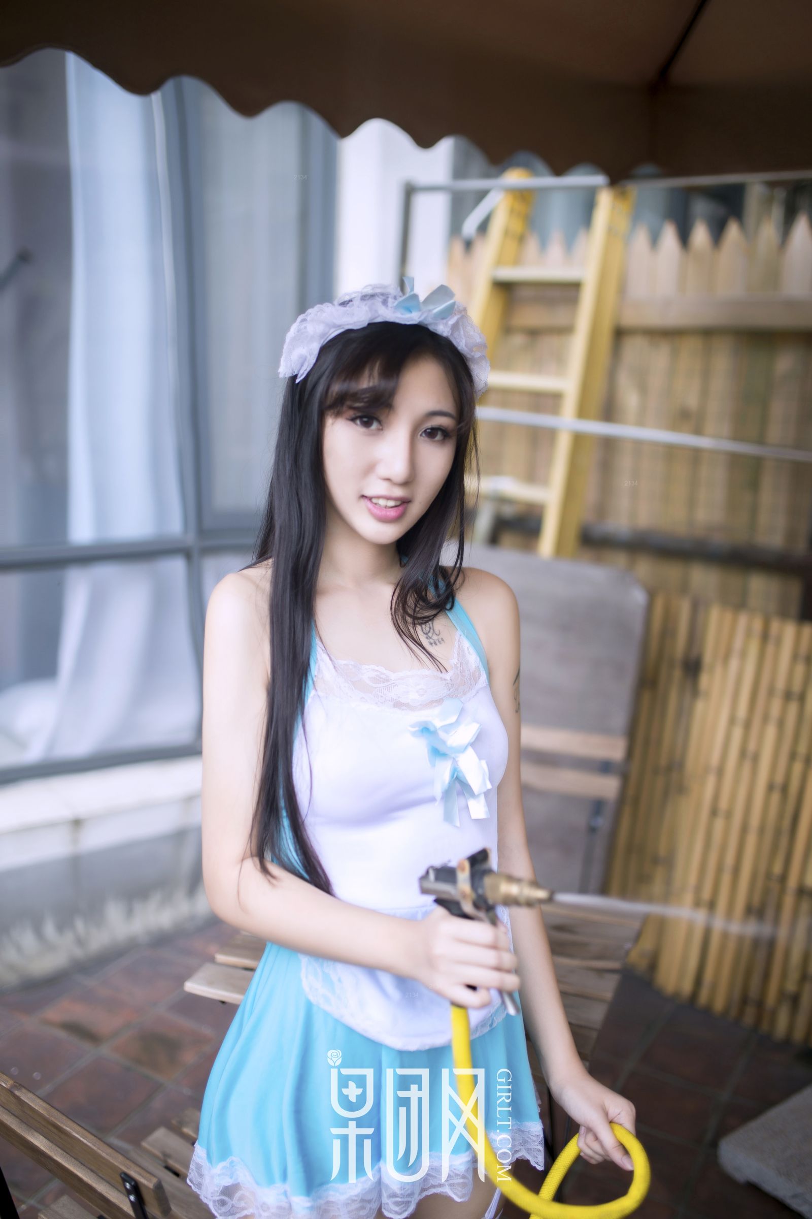 宓兔兔儿,女仆、家居装,完美身材性感撩人!