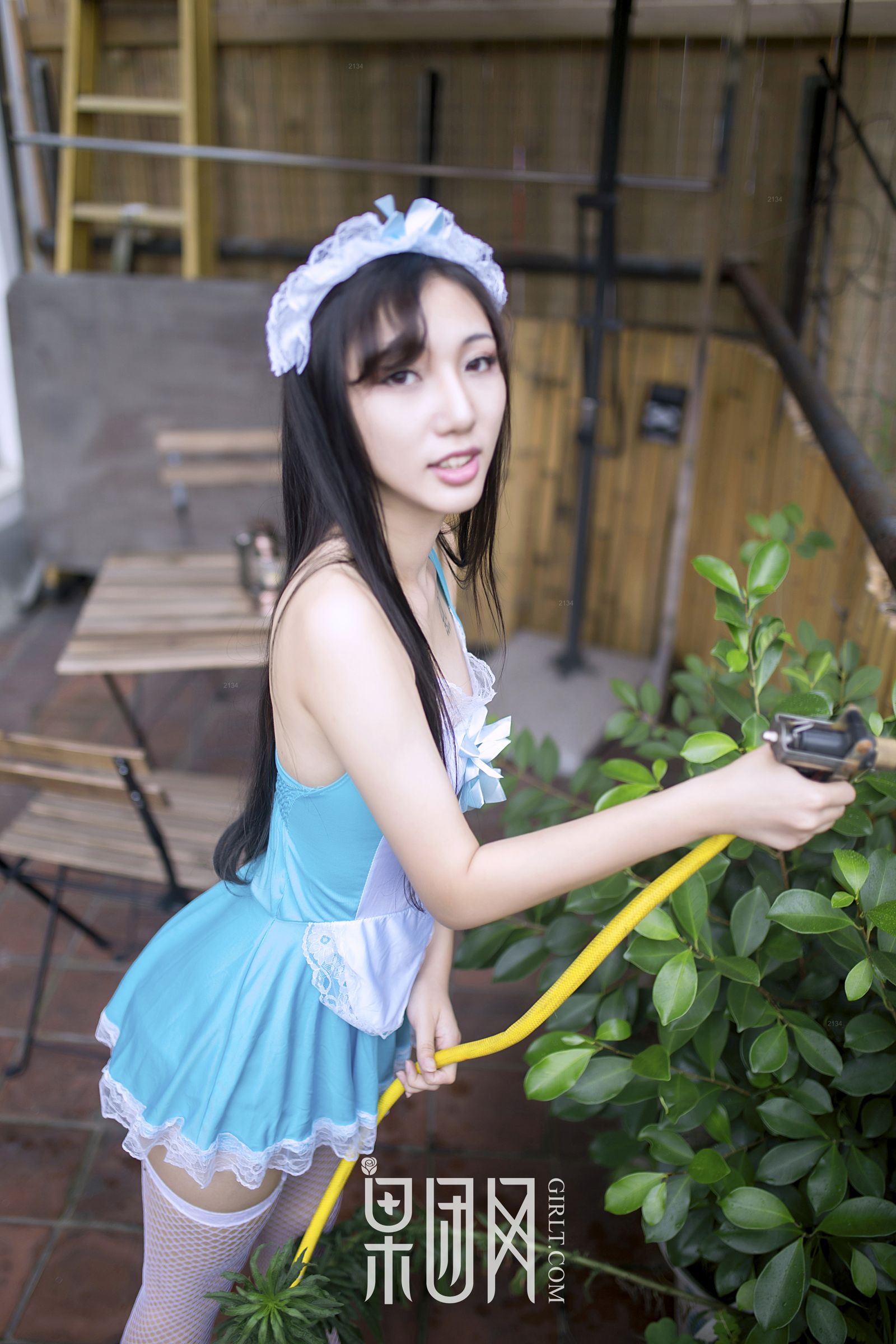 宓兔兔儿,女仆、家居装,完美身材性感撩人!