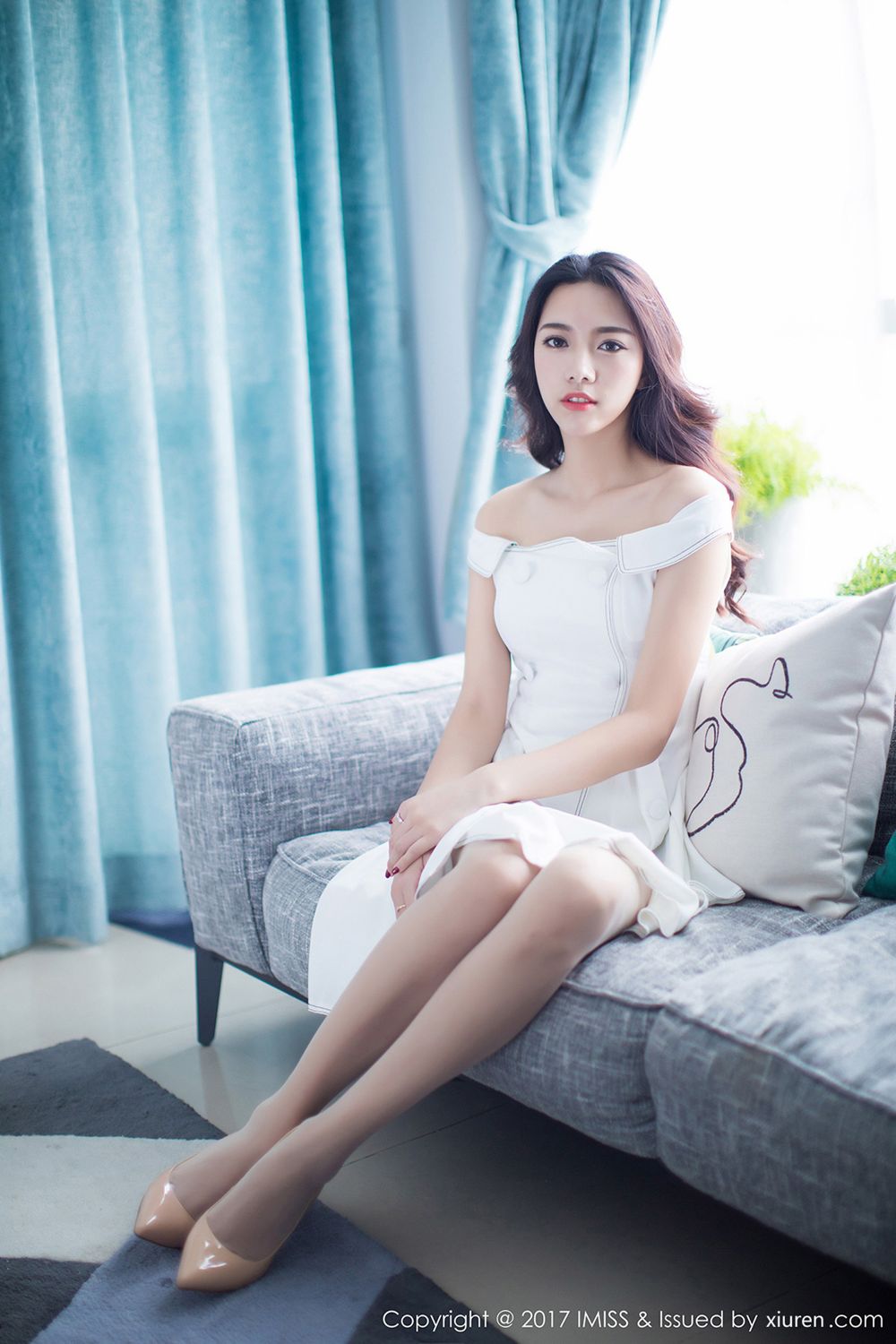 气质美女新人嫣儿 身材苗条婀娜多姿