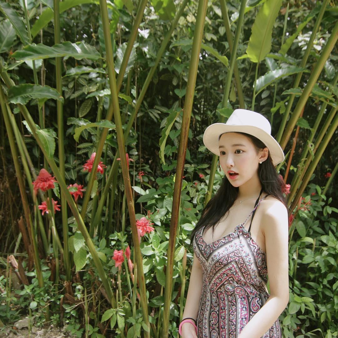 南韩素人Dear Sophia 最甜笑容与最正身段