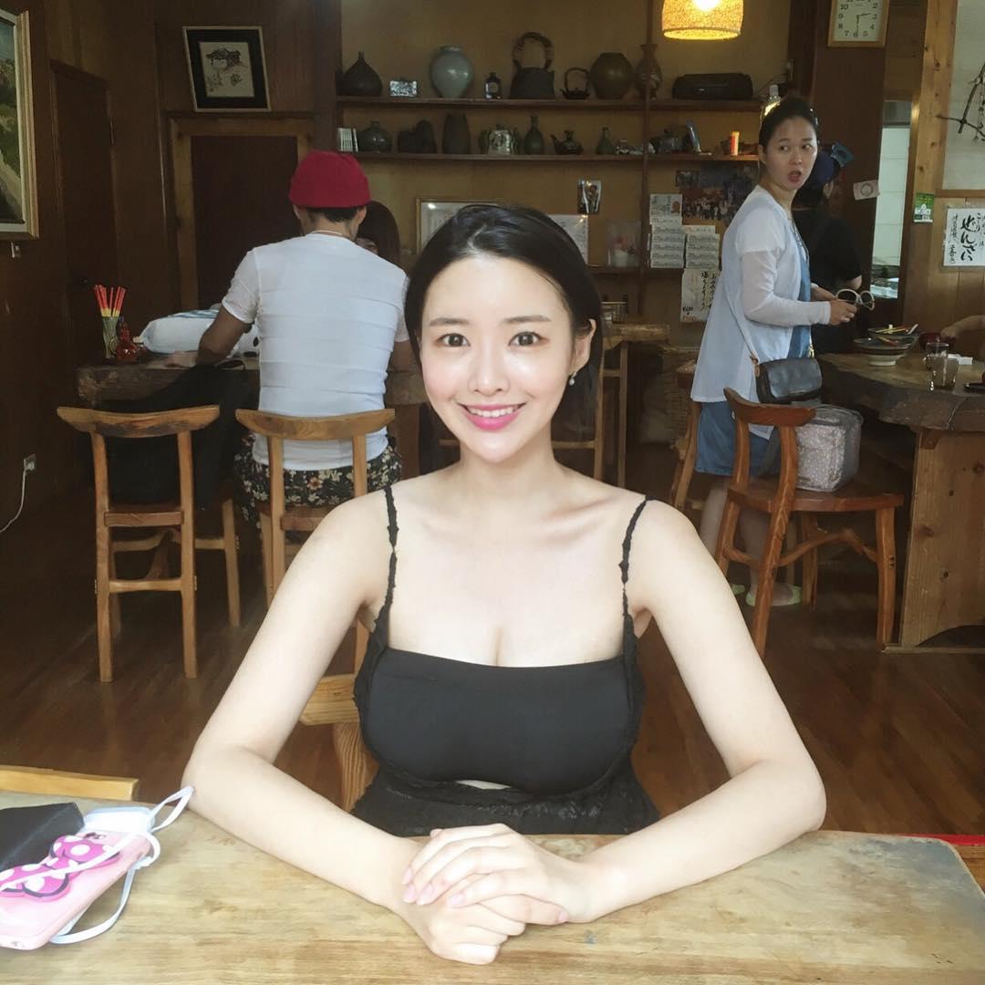 南韩素人Dear Sophia 最甜笑容与最正身段
