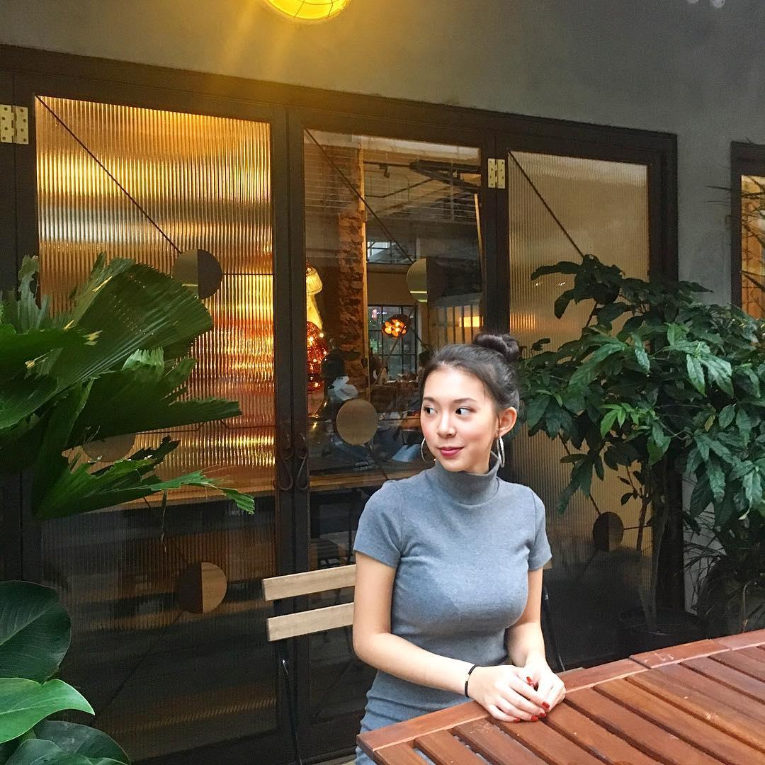 乌石港E级正妹VanessaYao 沙滩最辣眼睛的好身材