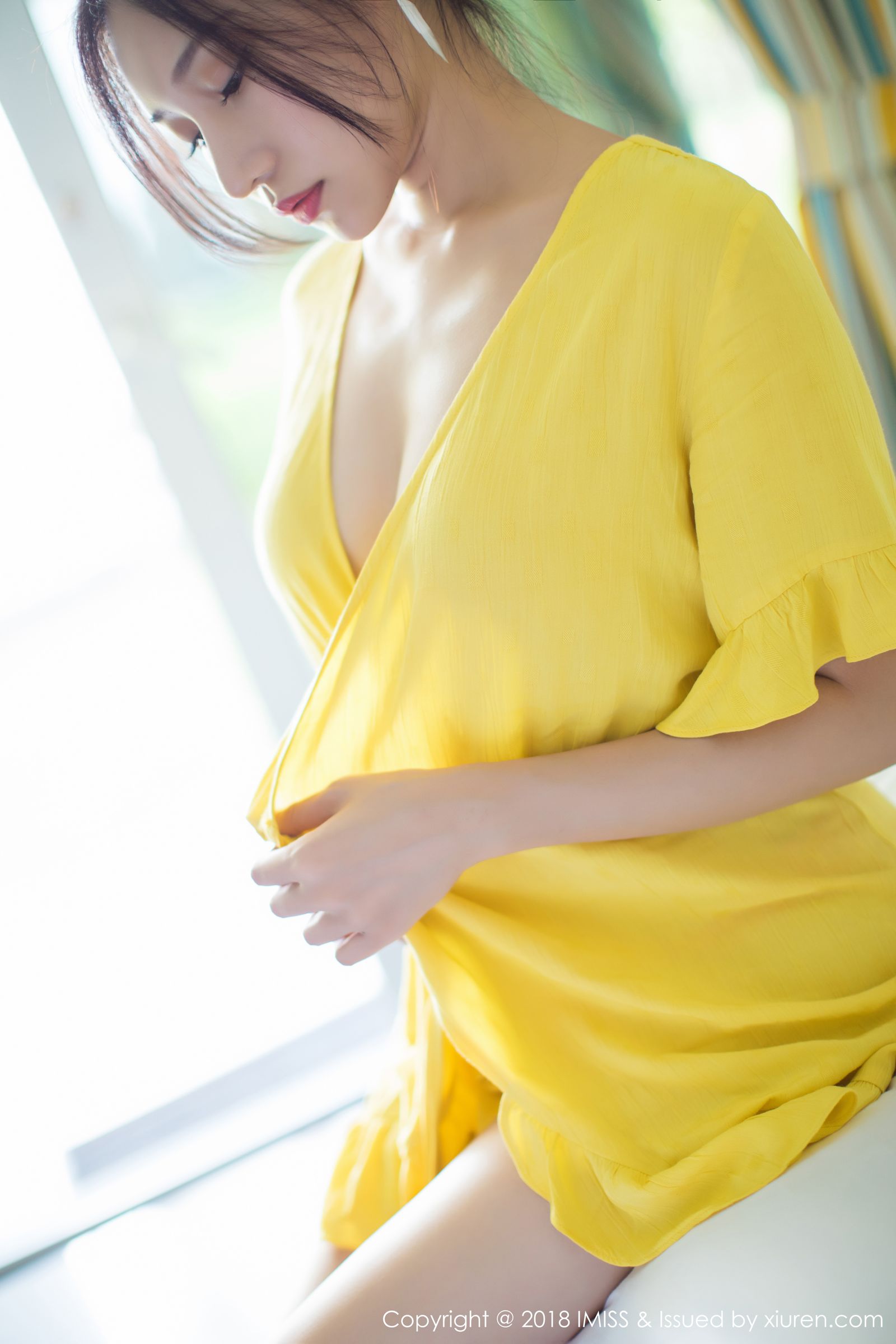 气质模特小狐狸Sica 黄与粉色服饰蕾丝袜