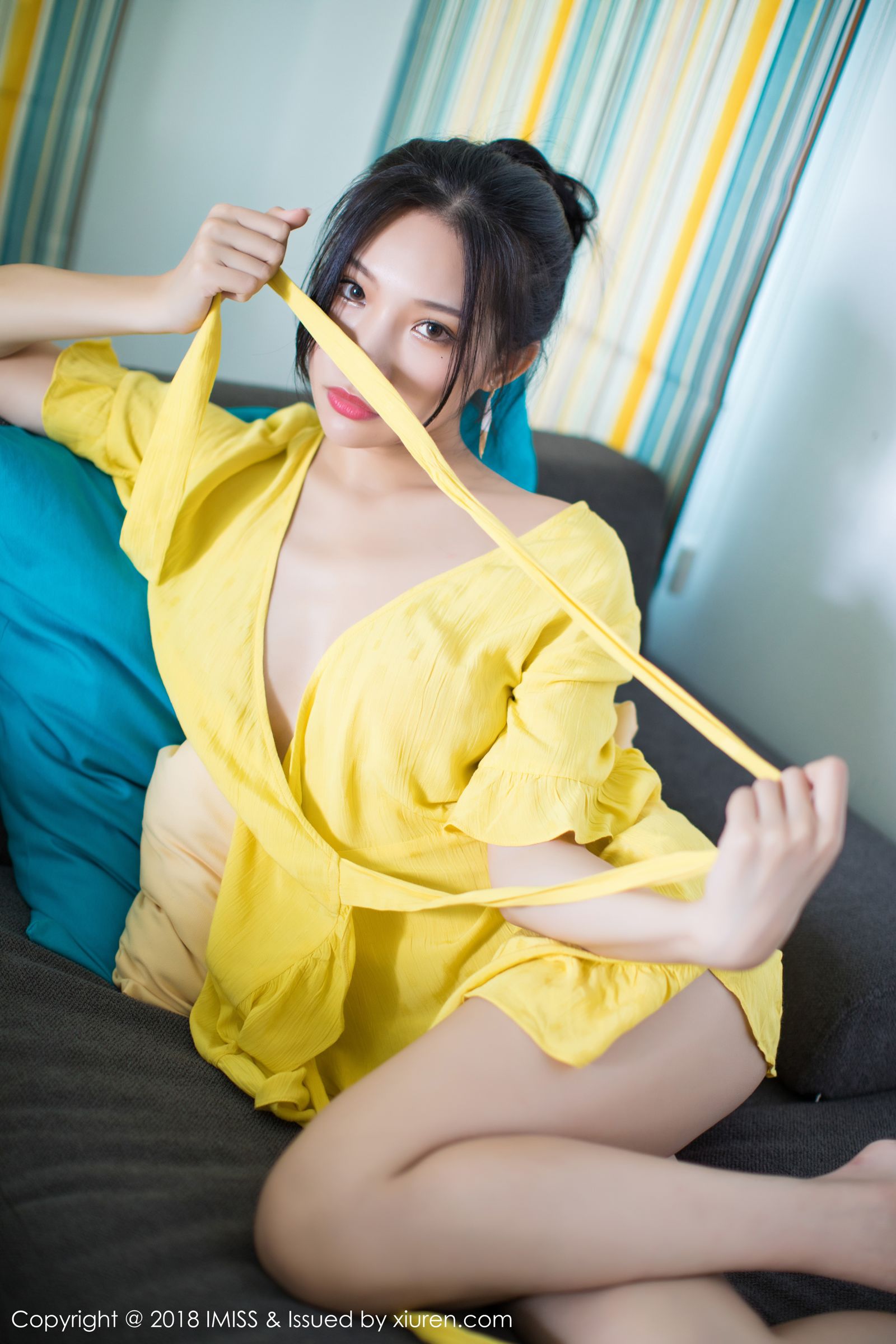 气质模特小狐狸Sica 黄与粉色服饰蕾丝袜
