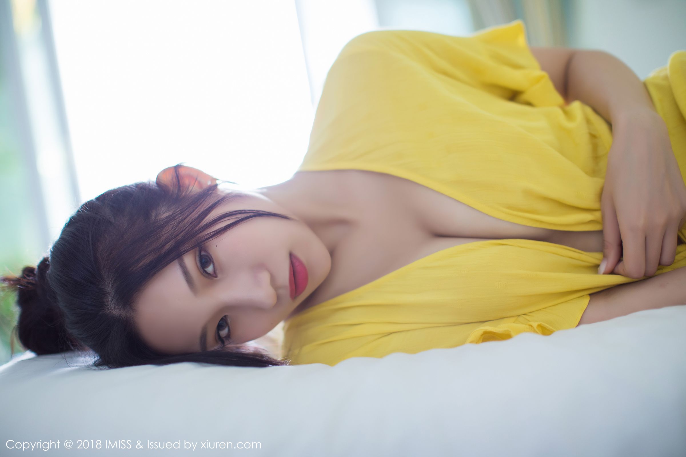 气质模特小狐狸Sica 黄与粉色服饰蕾丝袜