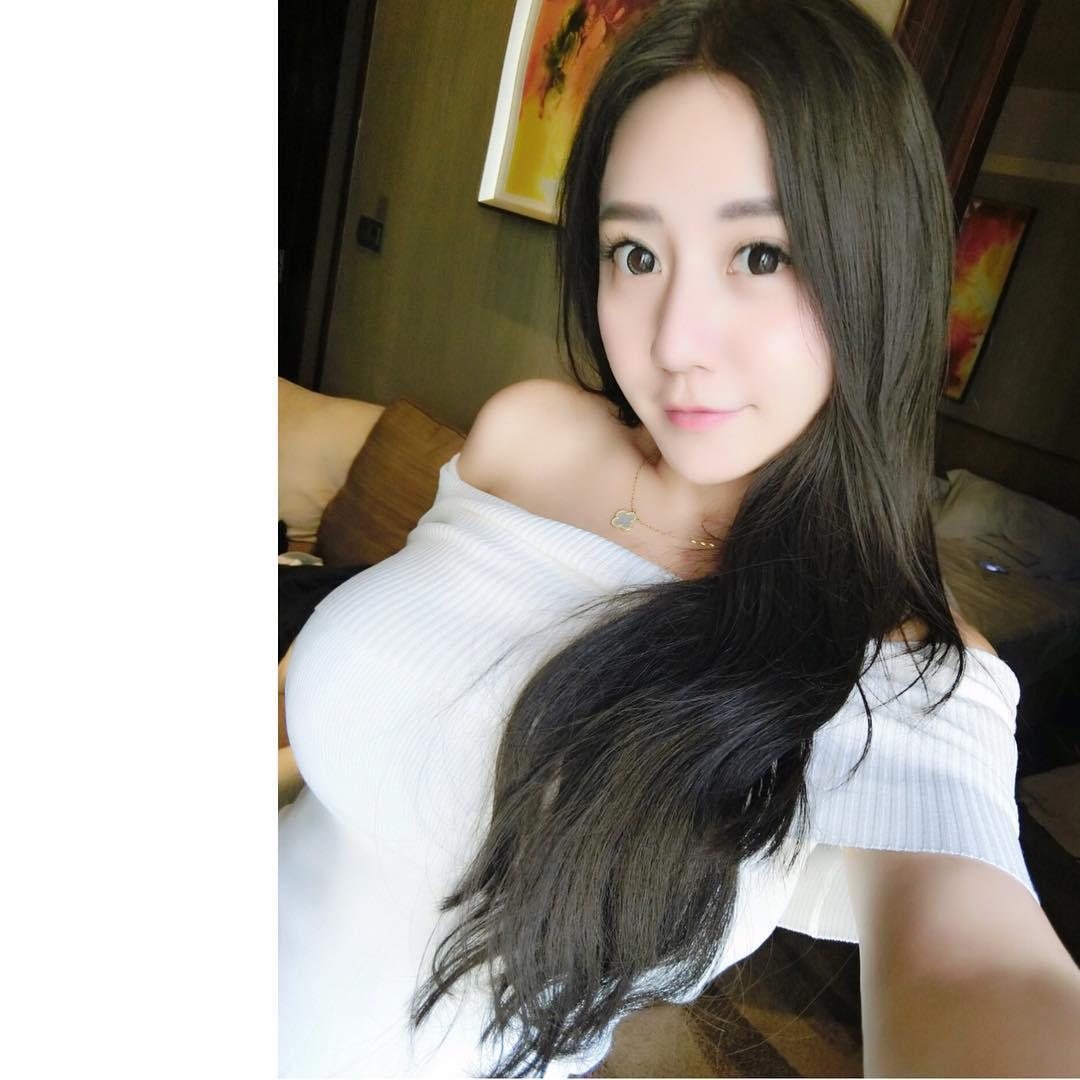 台湾瑜伽妹王薇雅 不科学的超正身材