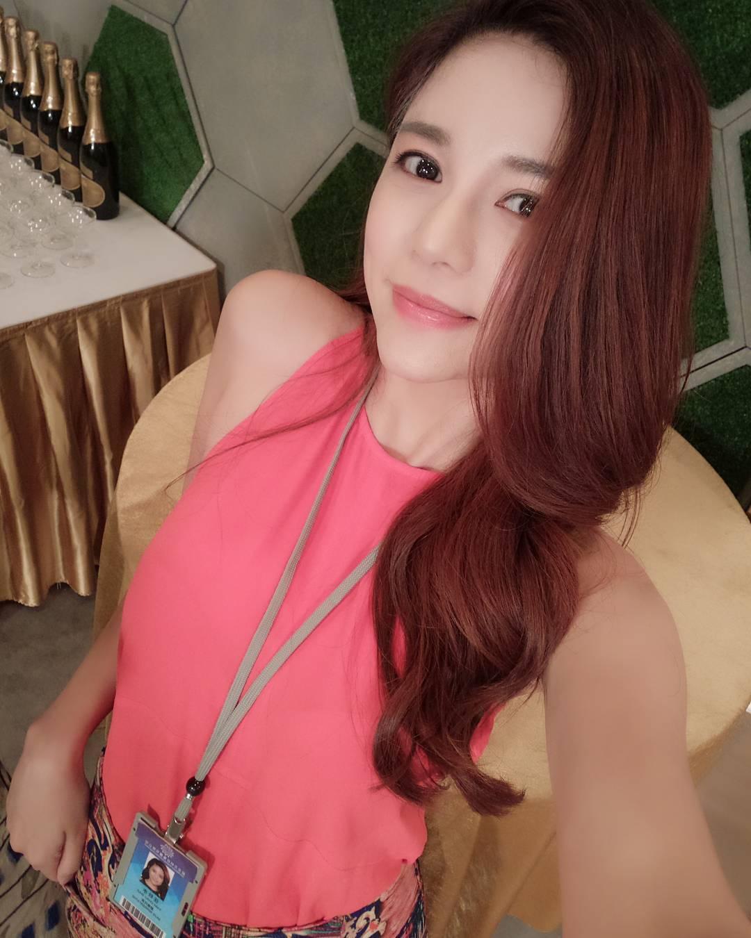 知性美人陈洁玲 日渐成熟的Ig私房照