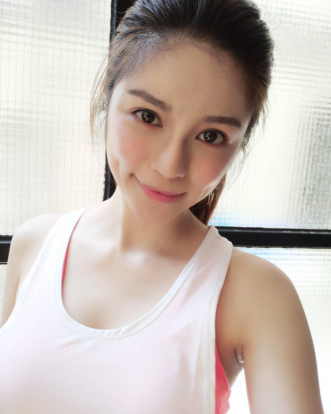 知性美人陈洁玲 日渐成熟的Ig私房照