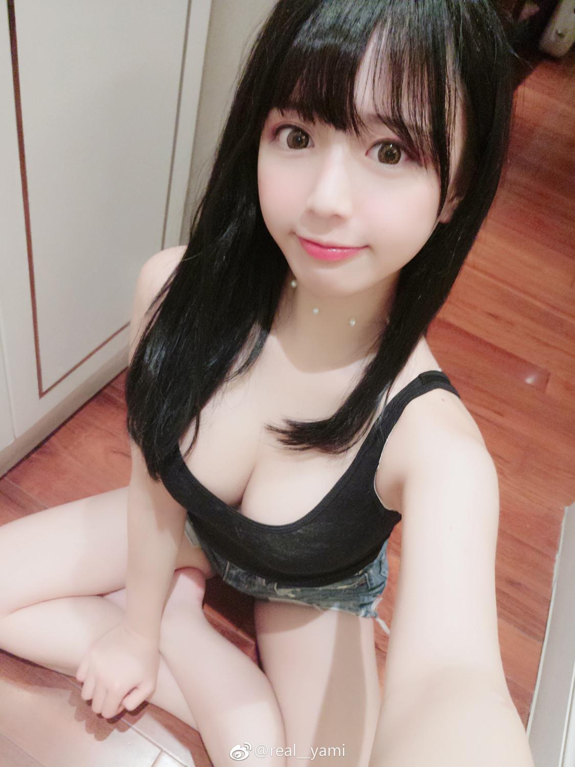 动漫博主real__yami 可爱俏皮的Cos美图