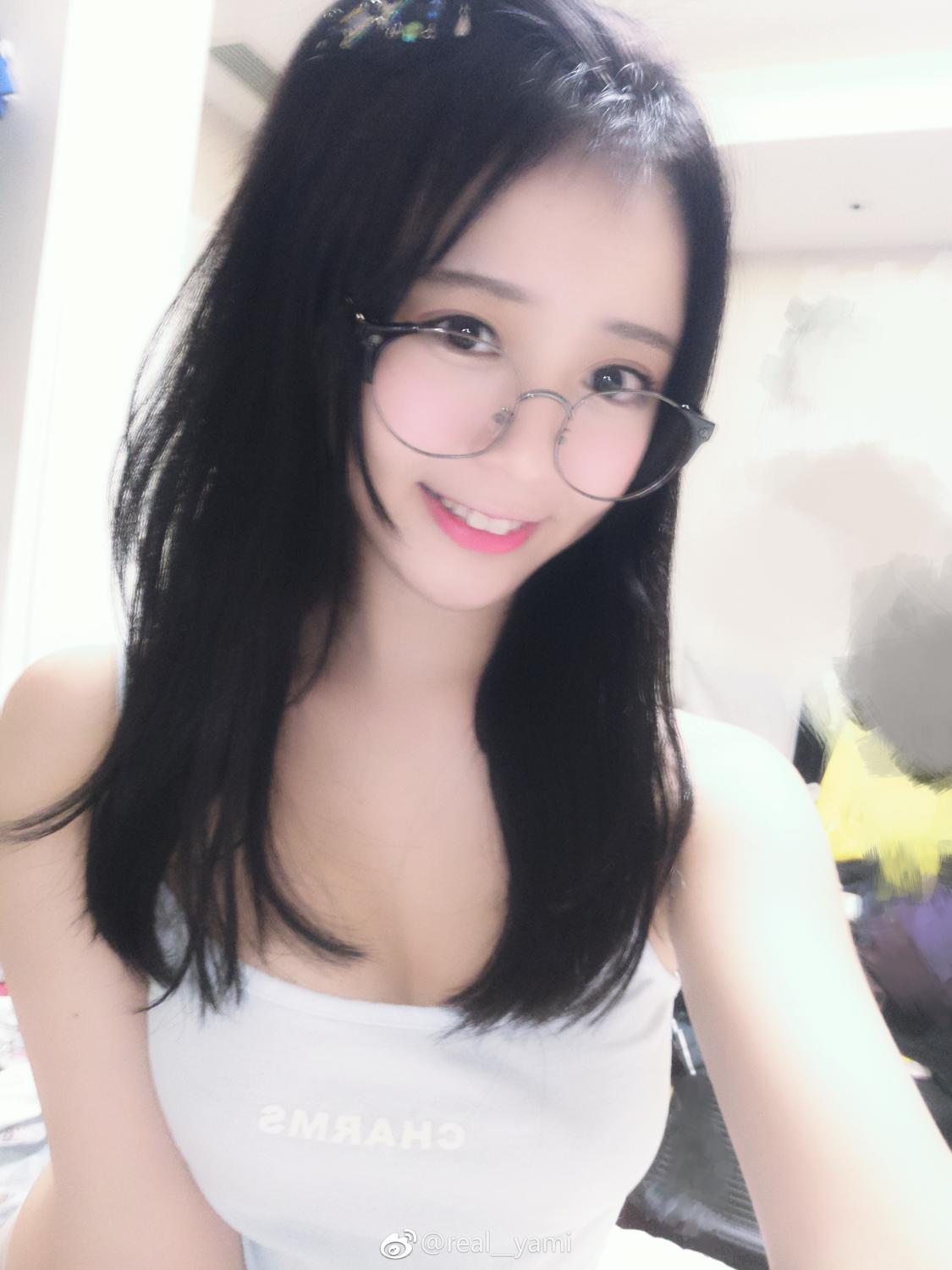 动漫博主real__yami 可爱俏皮的Cos美图