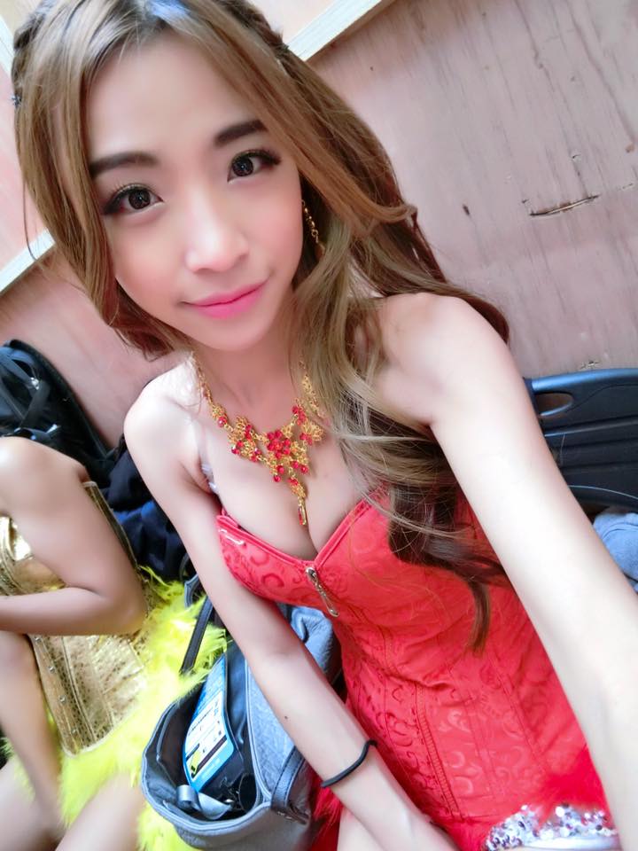 魅惑舞者安彤Adeleiya 令男人惭愧的腹肌
