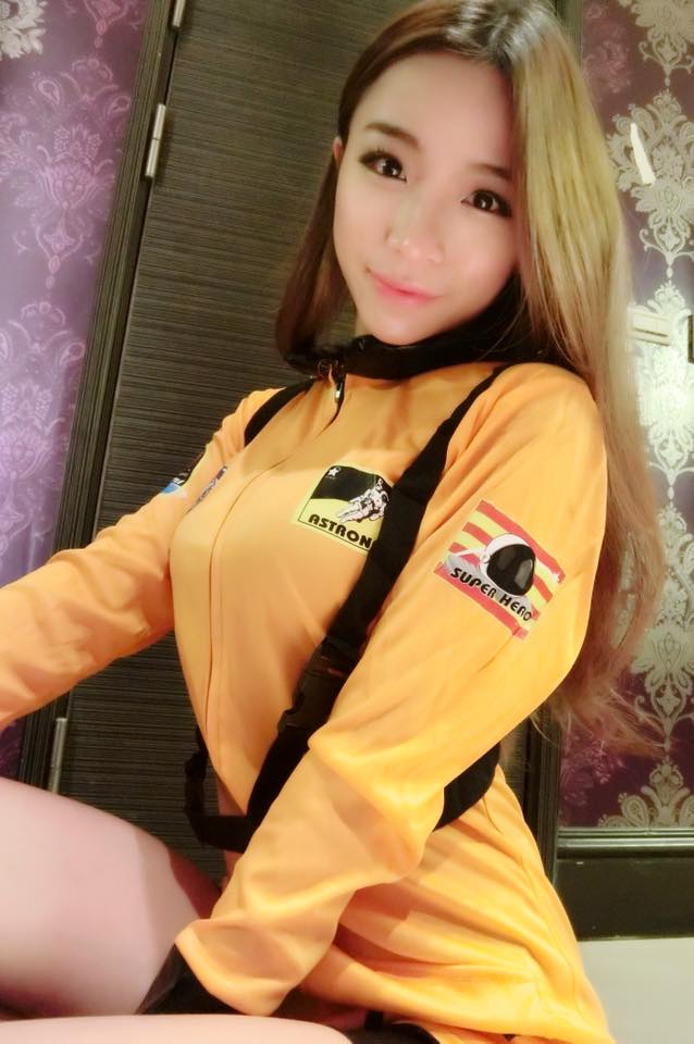 魅惑舞者安彤Adeleiya 令男人惭愧的腹肌