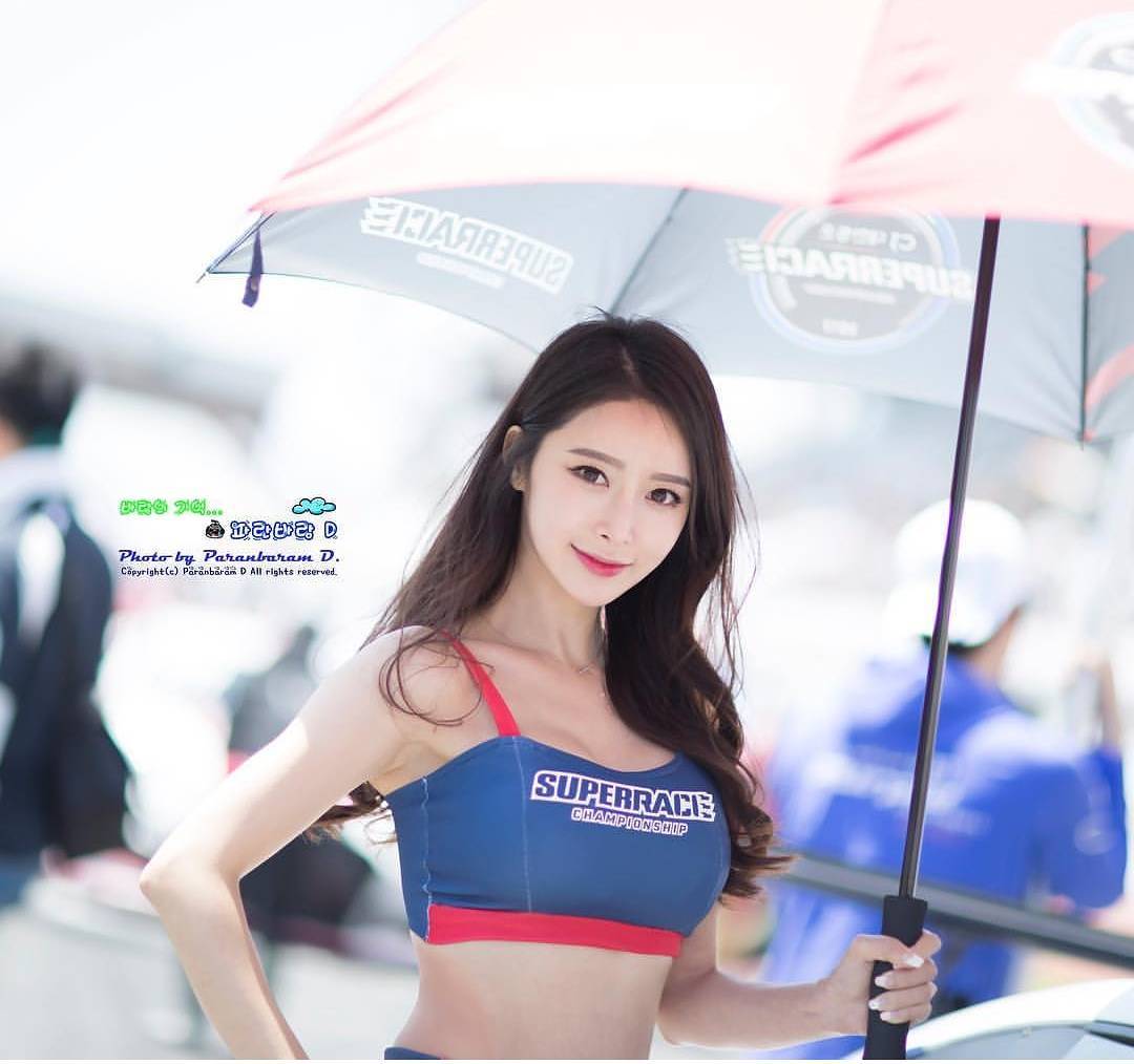 韩国赛车女郎소이 车展注目的焦点