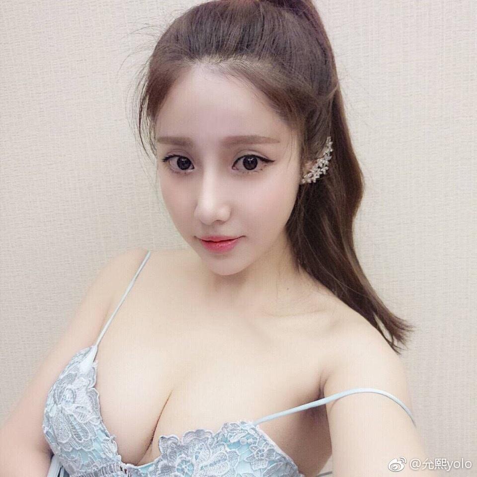 允熙yolo的微博私房写真