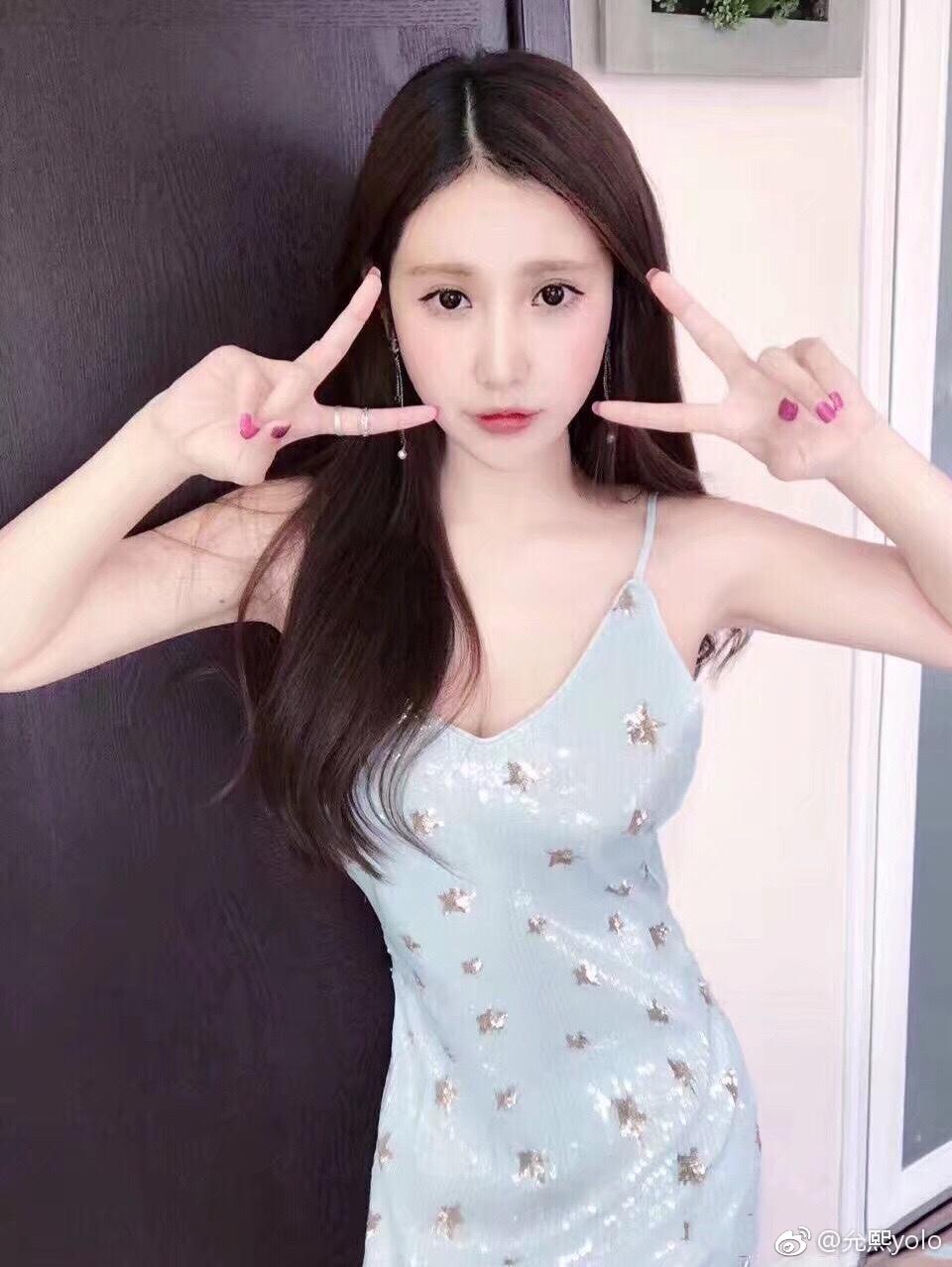 允熙yolo的微博私房写真