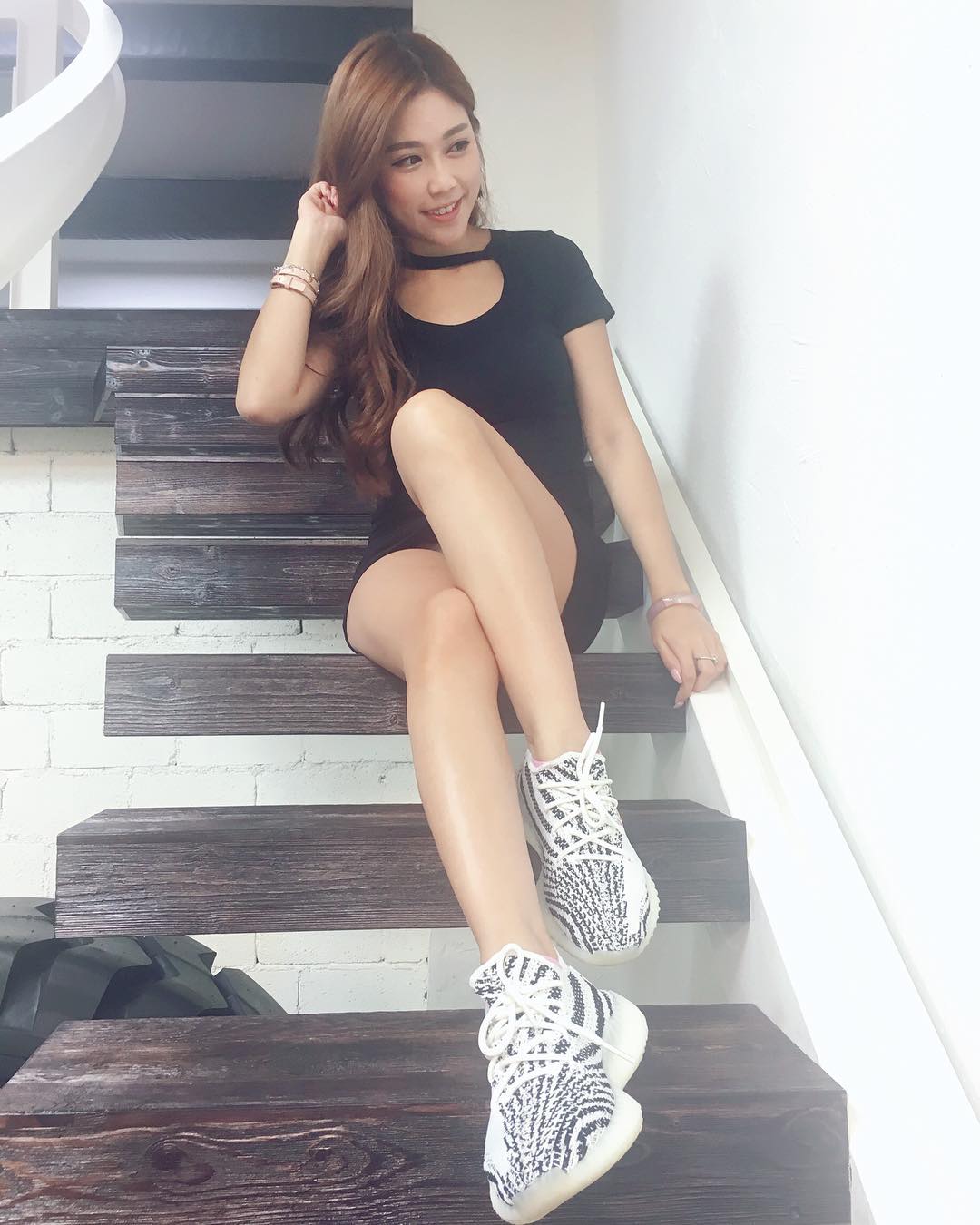 Miky Cheng- 香港妹子比基尼太养眼