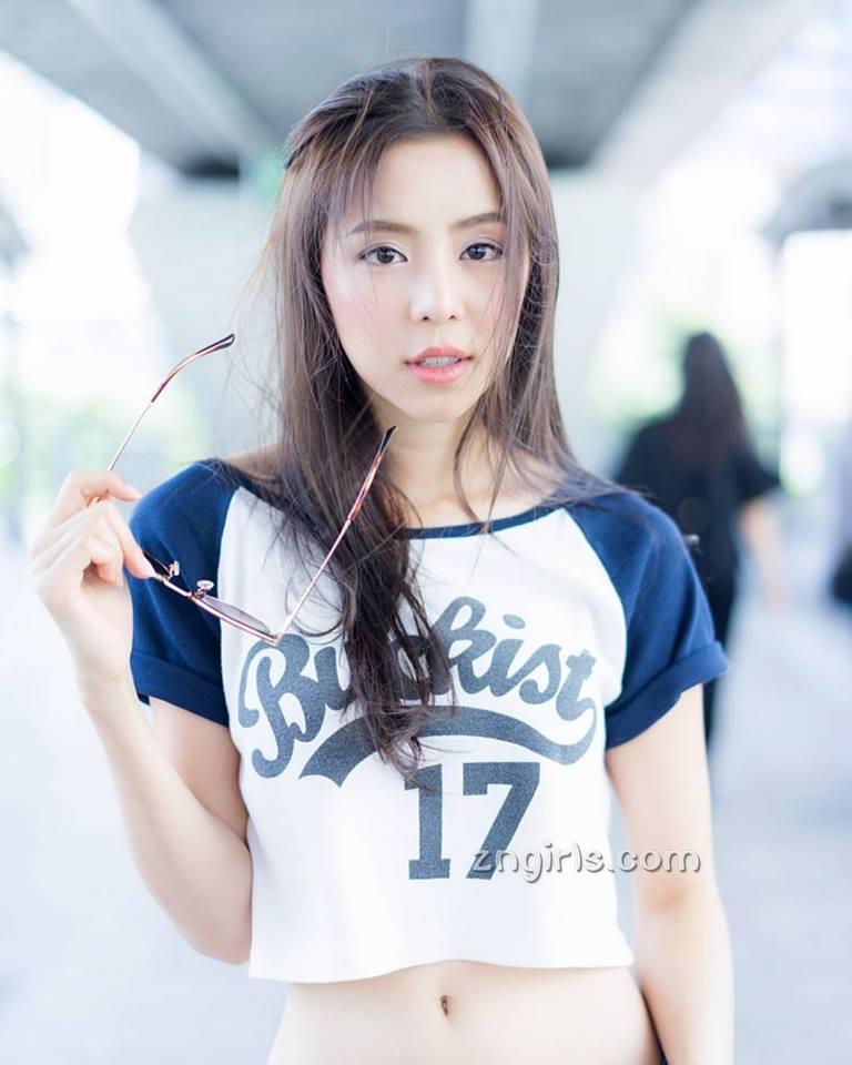 Nutrugee Wisawanart- 清新养眼街拍写真