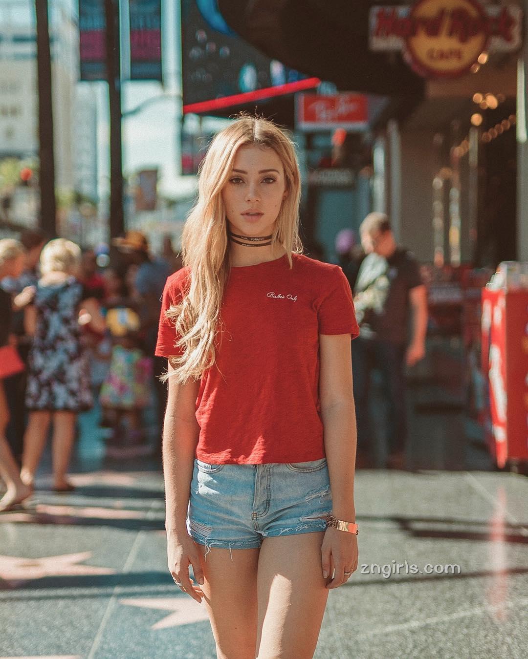 Charly Jordan前后必杀!性感正妹紧实小蛮腰