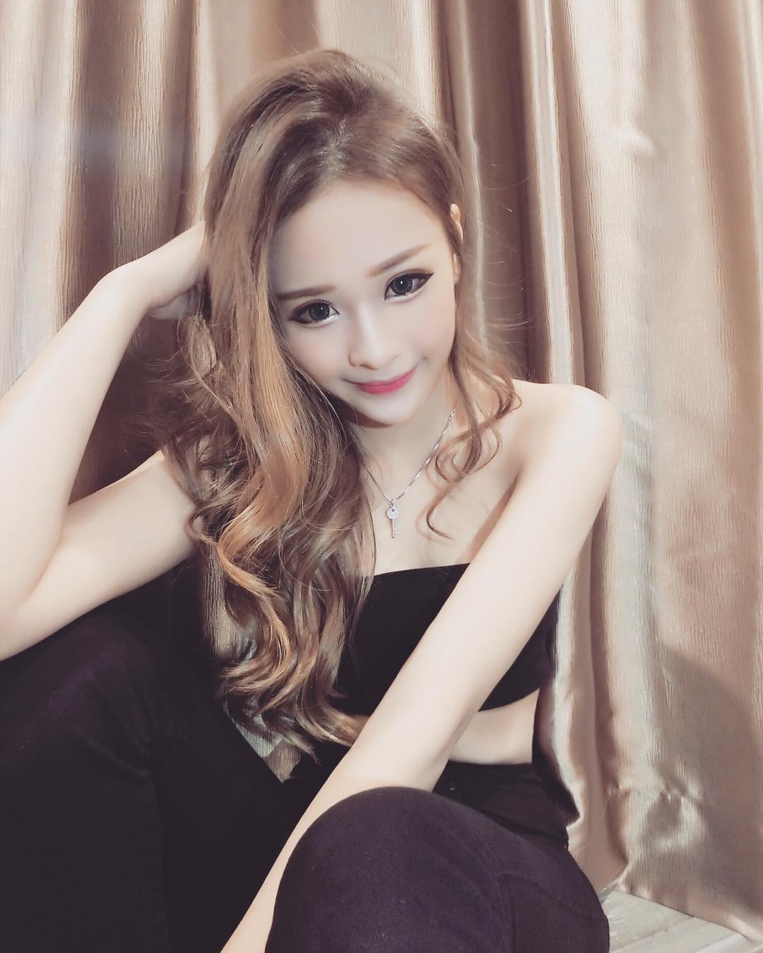 正妹化妆师Suki Yap 傲人事业线辣到翻