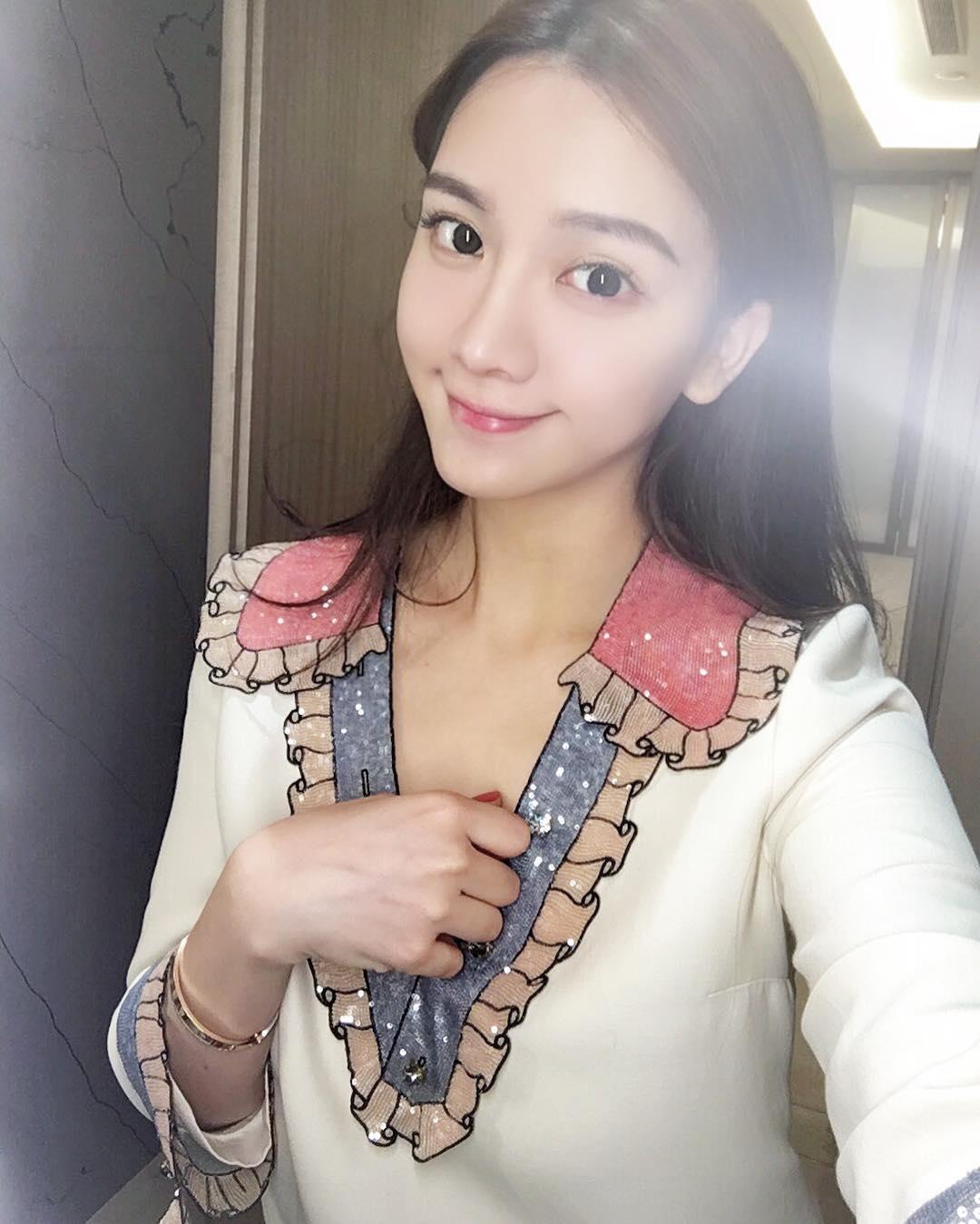 时尚气质美女ZY大暖私房照