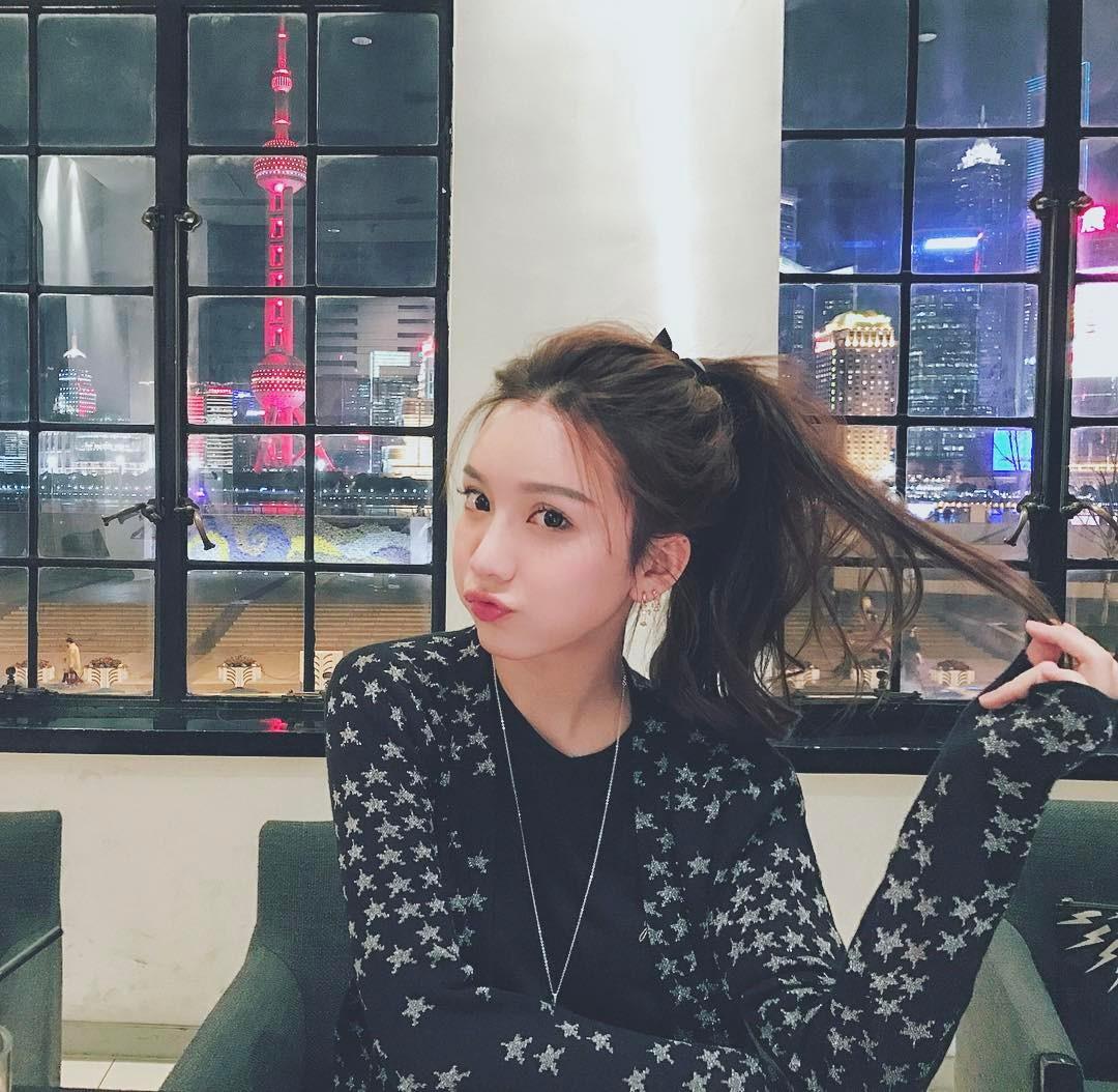 时尚气质美女ZY大暖私房照