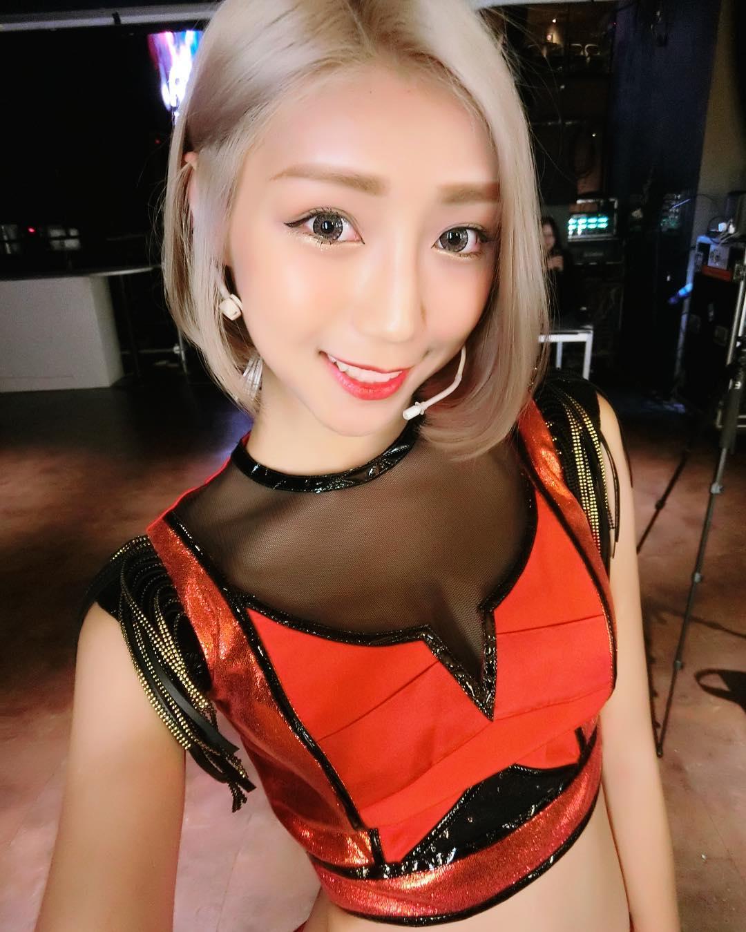 一字马女神!体操选手涂卉妮展现优雅身段