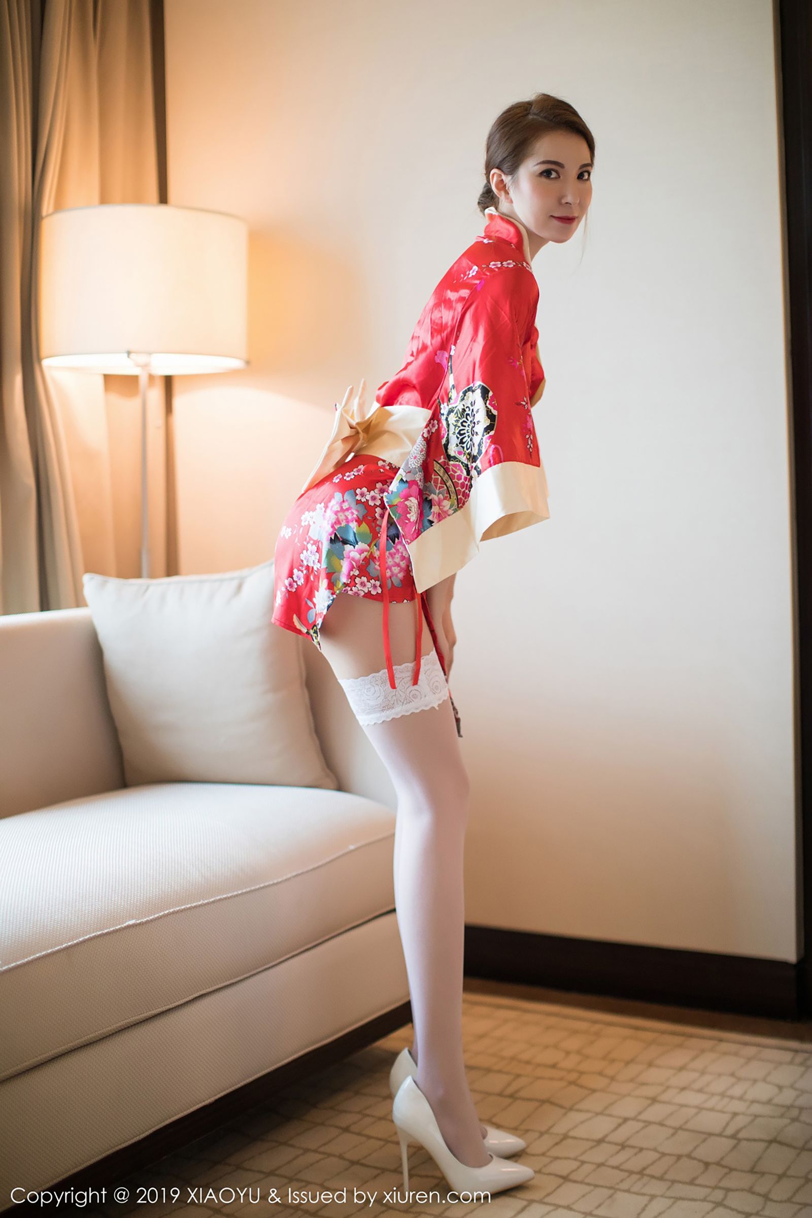 气质女神carry 性感和服蕾丝美腿