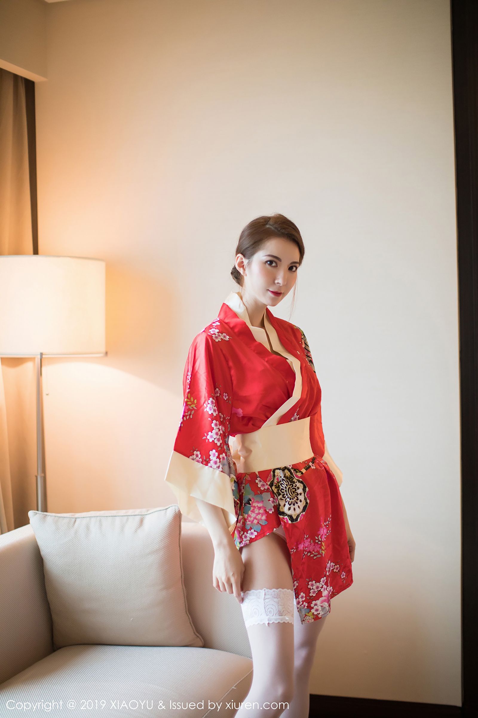 气质女神carry 性感和服蕾丝美腿