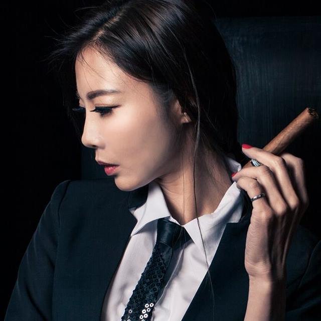 Jkf女郎雀儿喜 火辣钢管舞女郎