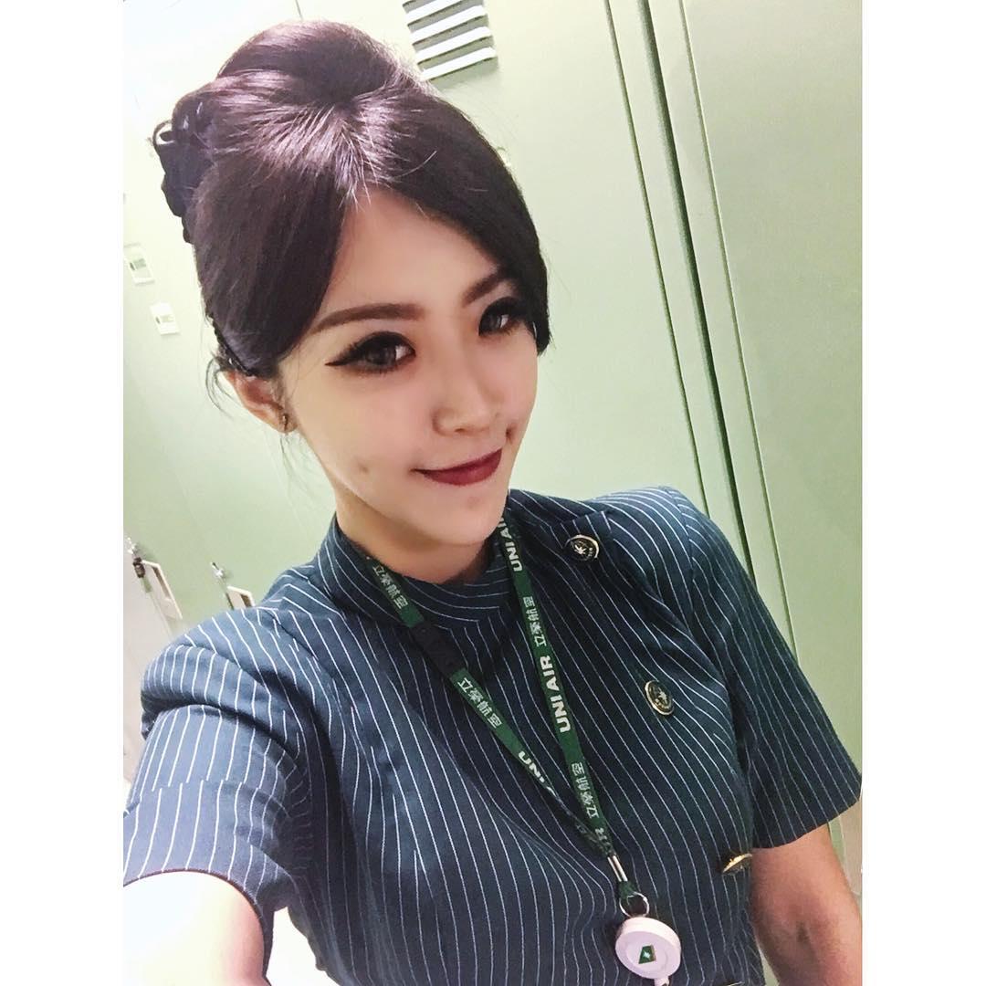 超电眼长荣空姐孙嘉霙 微笑小酒窝让人神魂颠倒