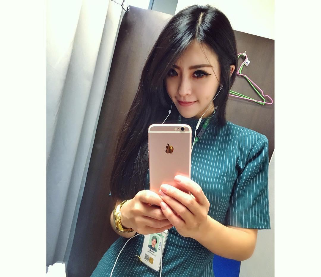 超电眼长荣空姐孙嘉霙 微笑小酒窝让人神魂颠倒