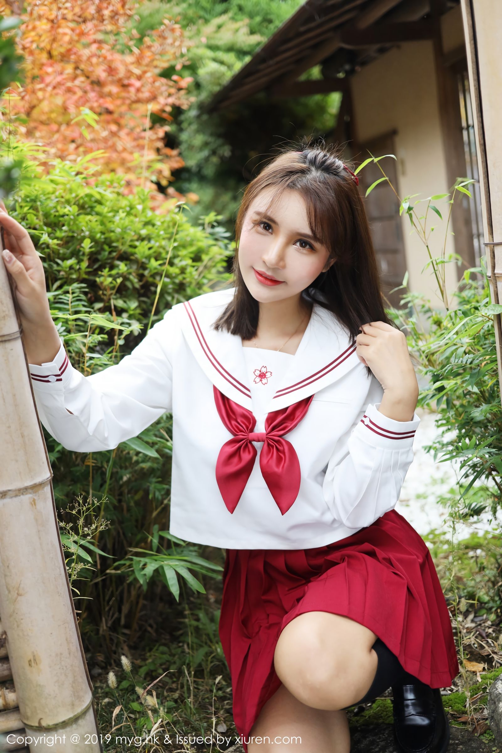 性感女神SOLO-尹菲 户外拍摄学生制服