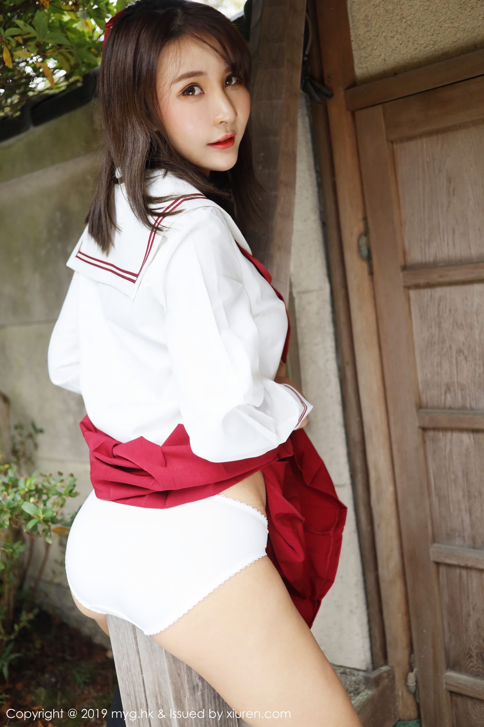 性感女神SOLO-尹菲 户外拍摄学生制服