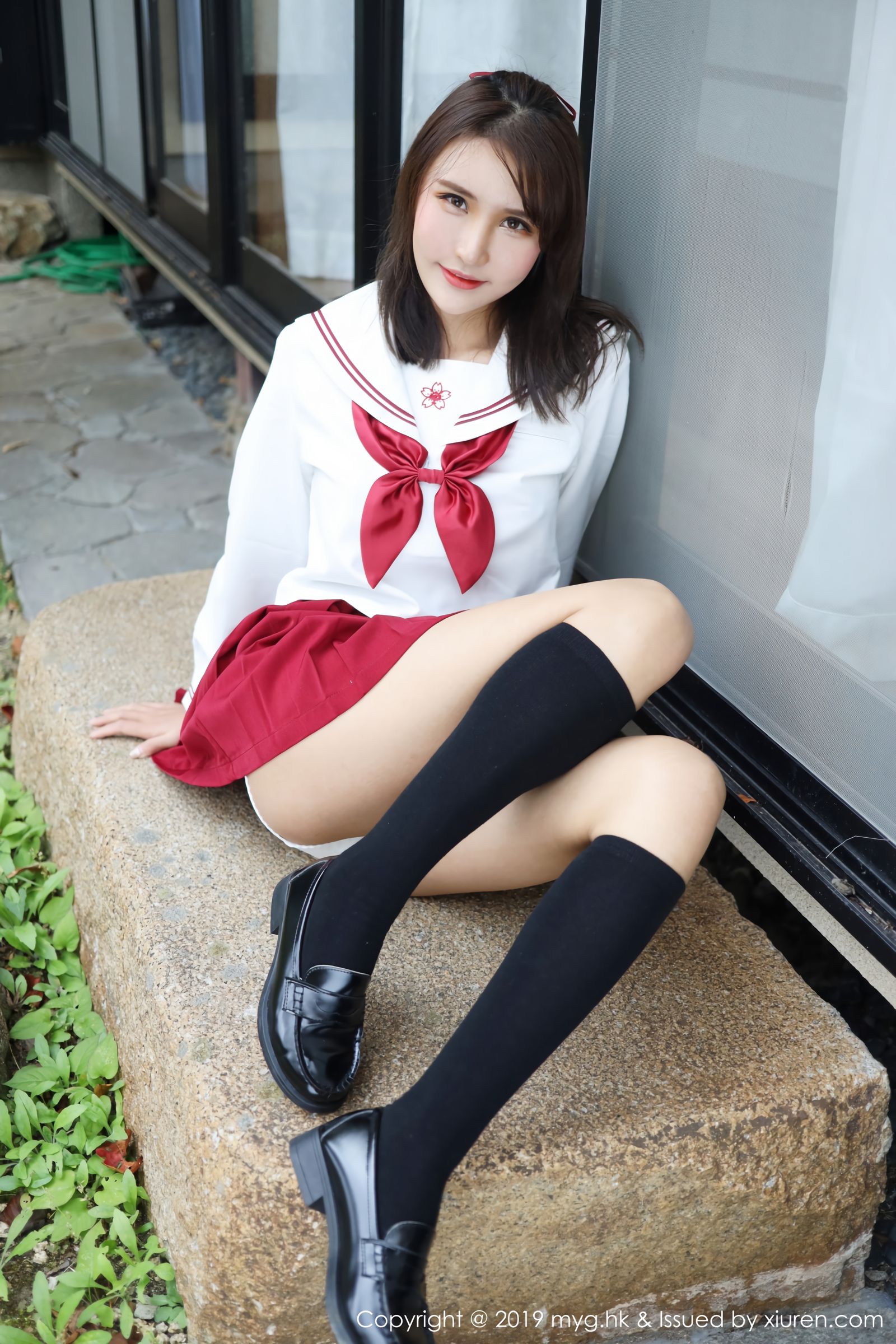性感女神SOLO-尹菲 户外拍摄学生制服