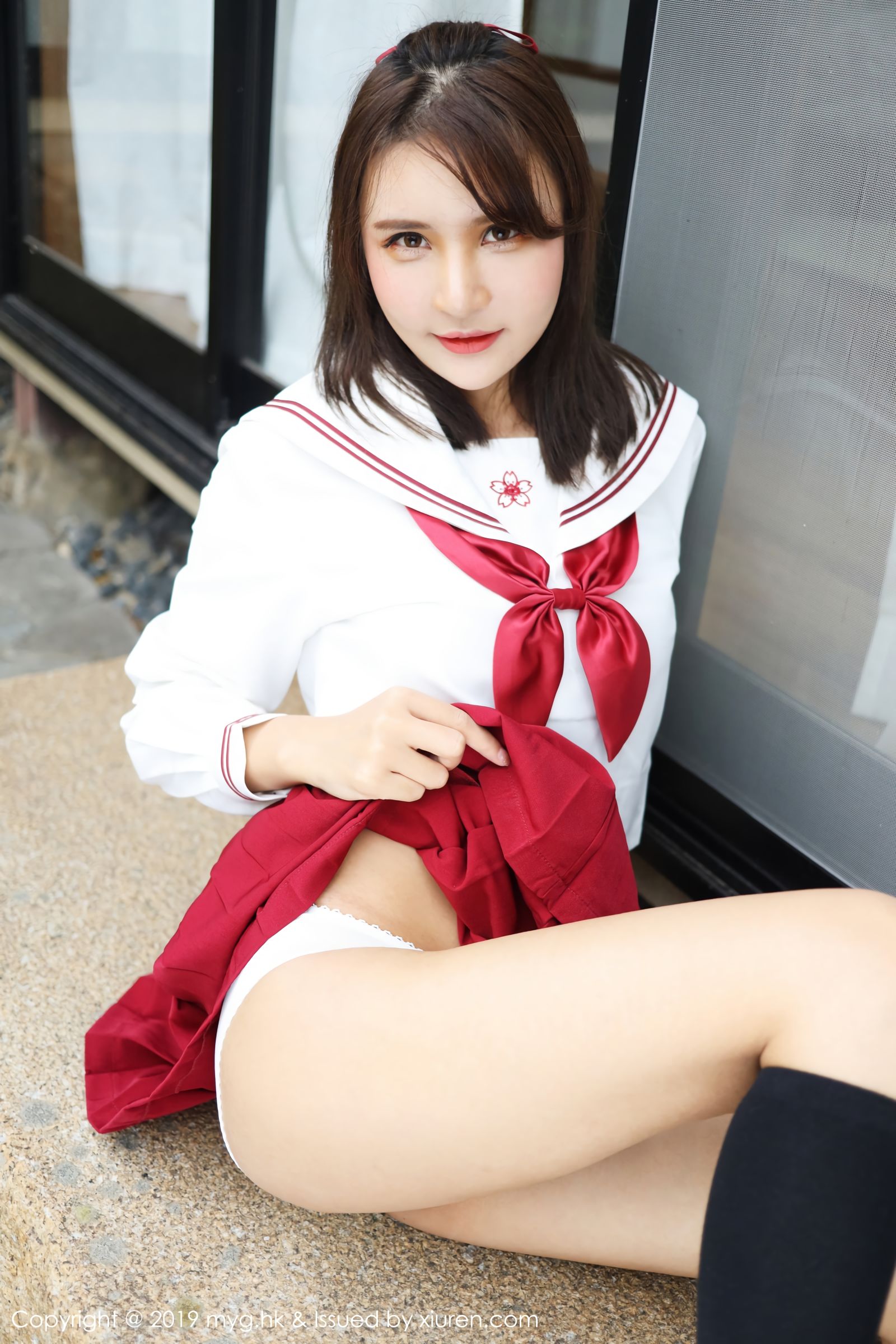 性感女神SOLO-尹菲 户外拍摄学生制服