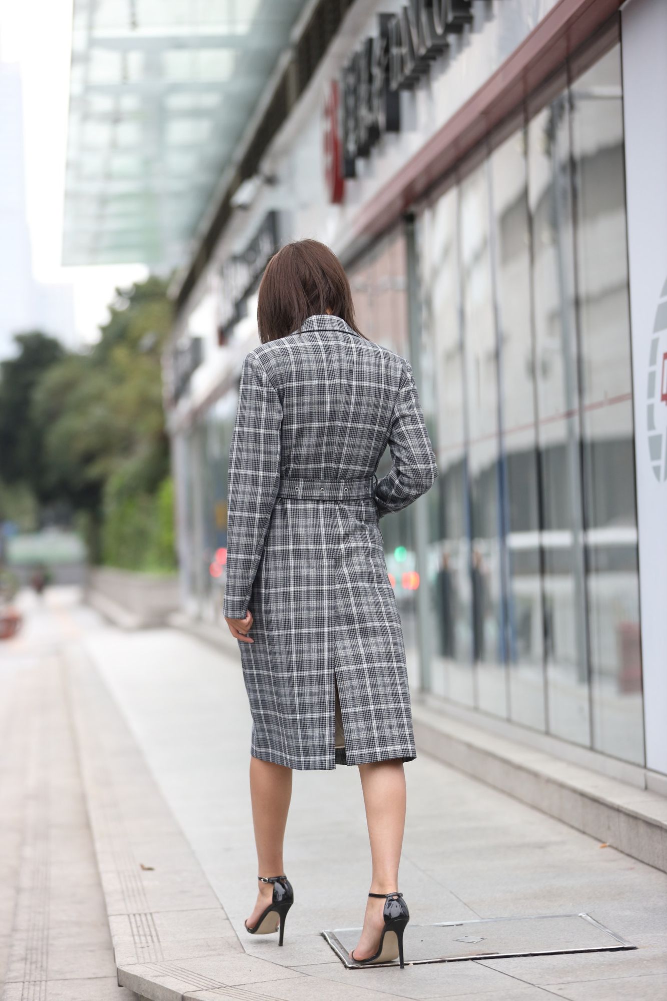 SOLO尹菲- 热裤高跟美女街拍原图