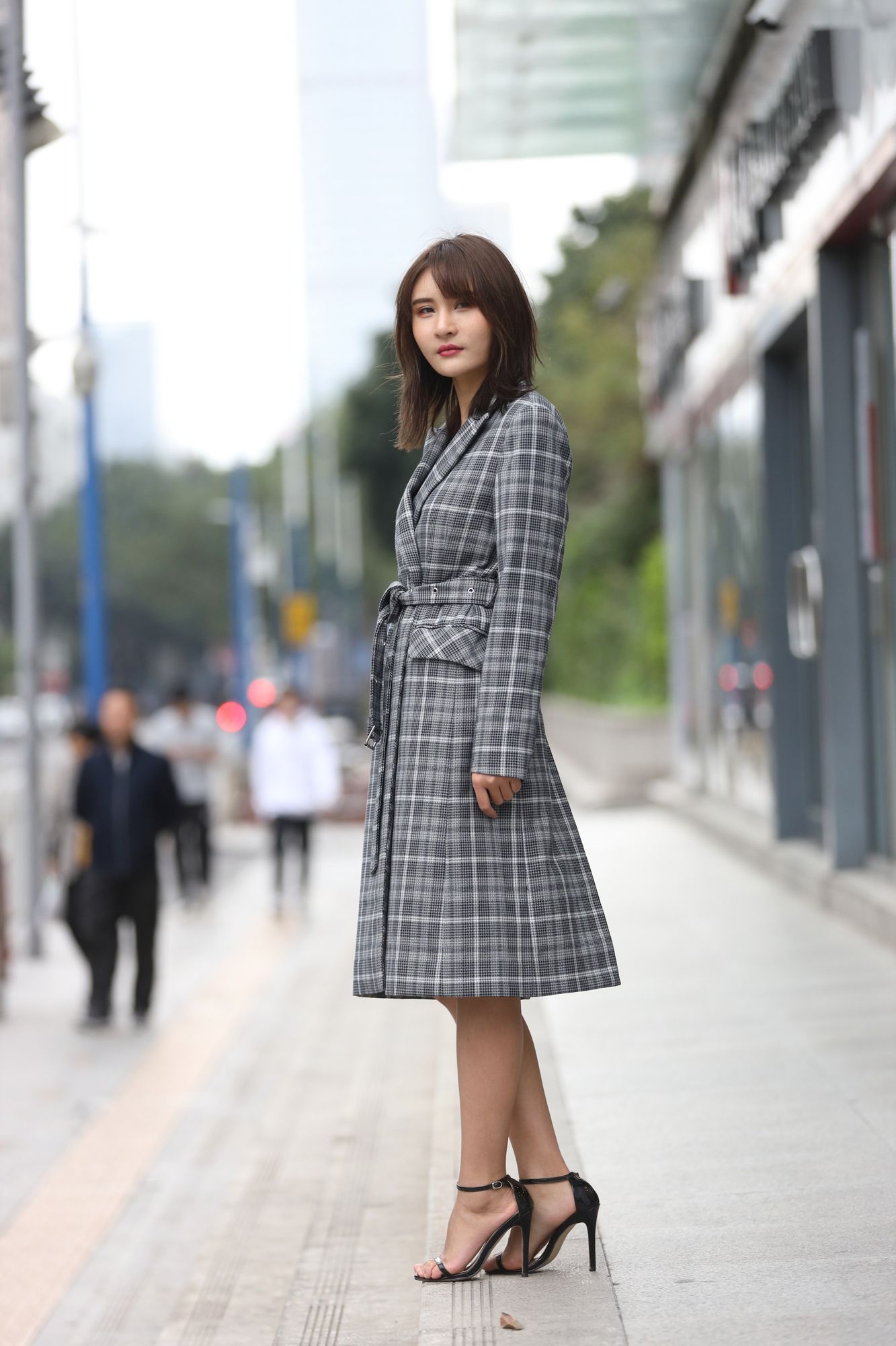 SOLO尹菲- 热裤高跟美女街拍原图