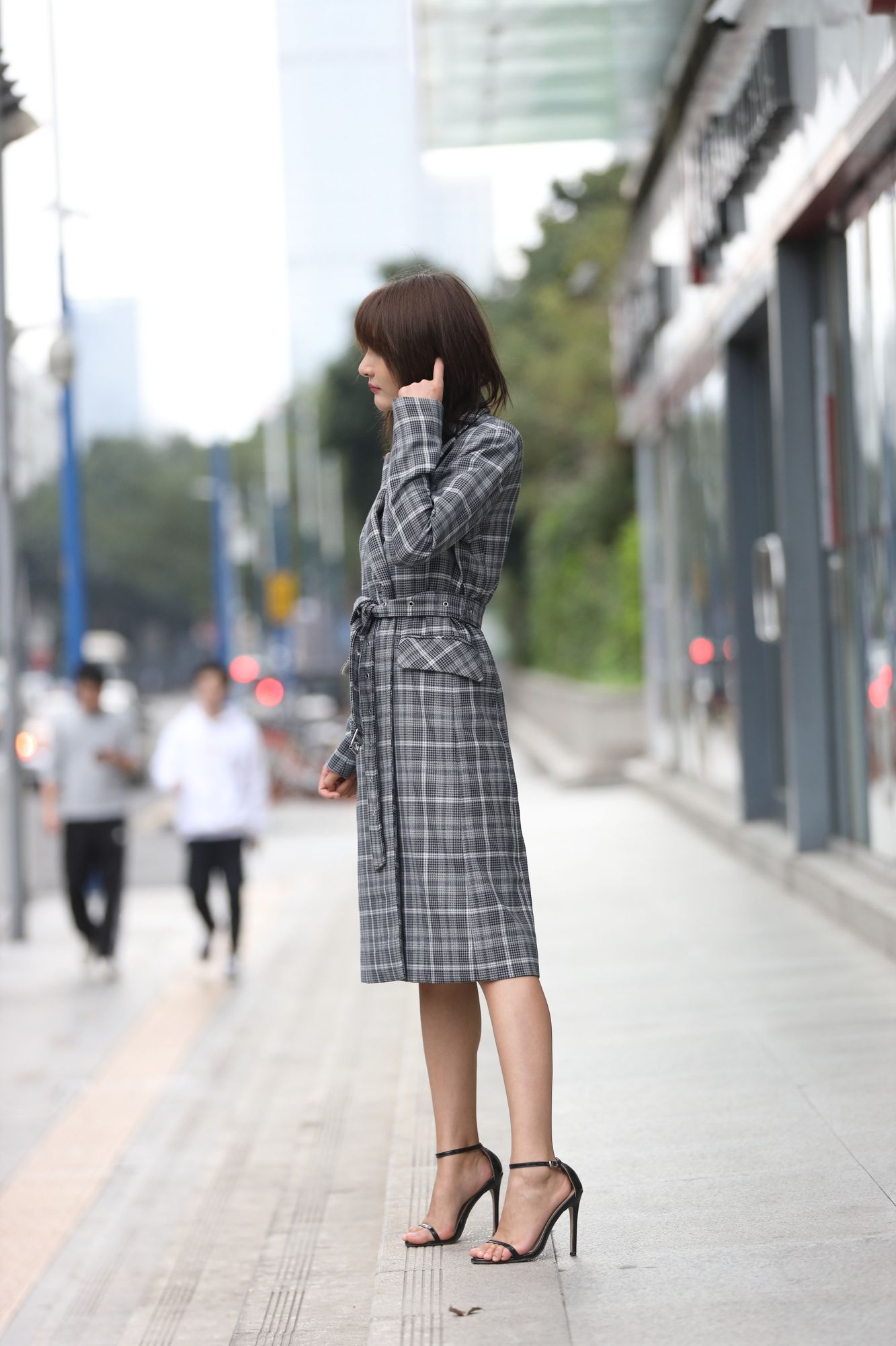 SOLO尹菲- 热裤高跟美女街拍原图