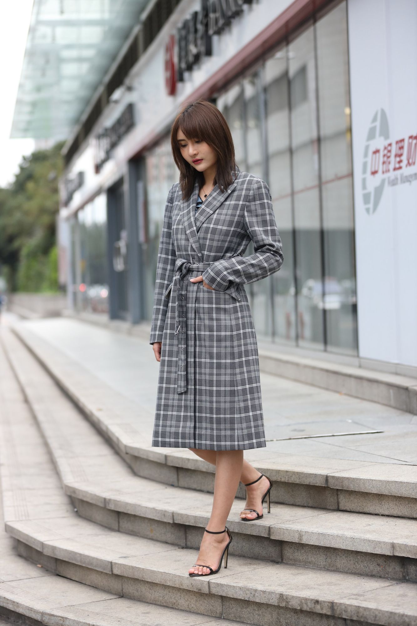SOLO尹菲- 热裤高跟美女街拍原图
